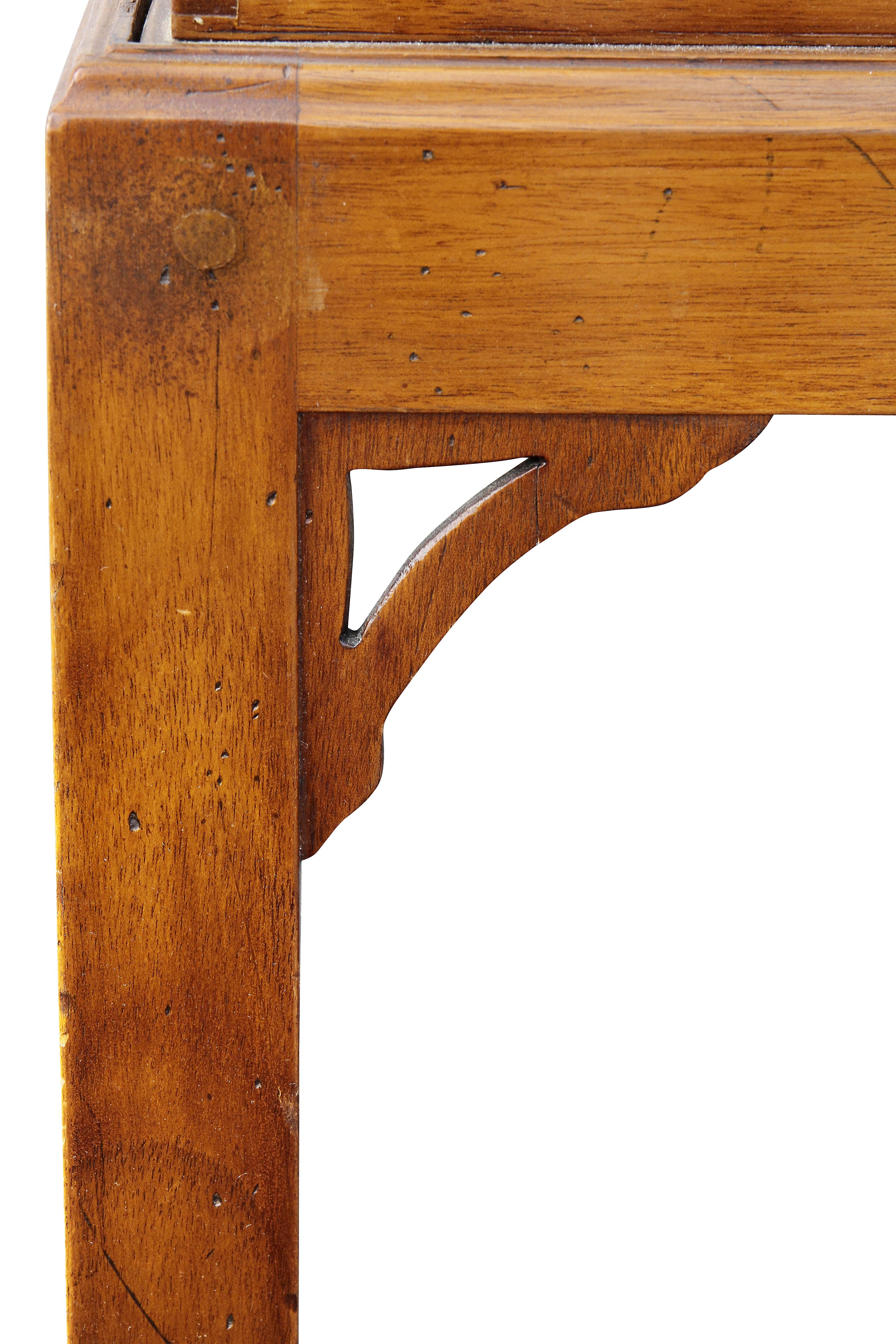 George III Mahogany Tray Top Coffee Table on Later Stand In Good Condition In Essex, MA