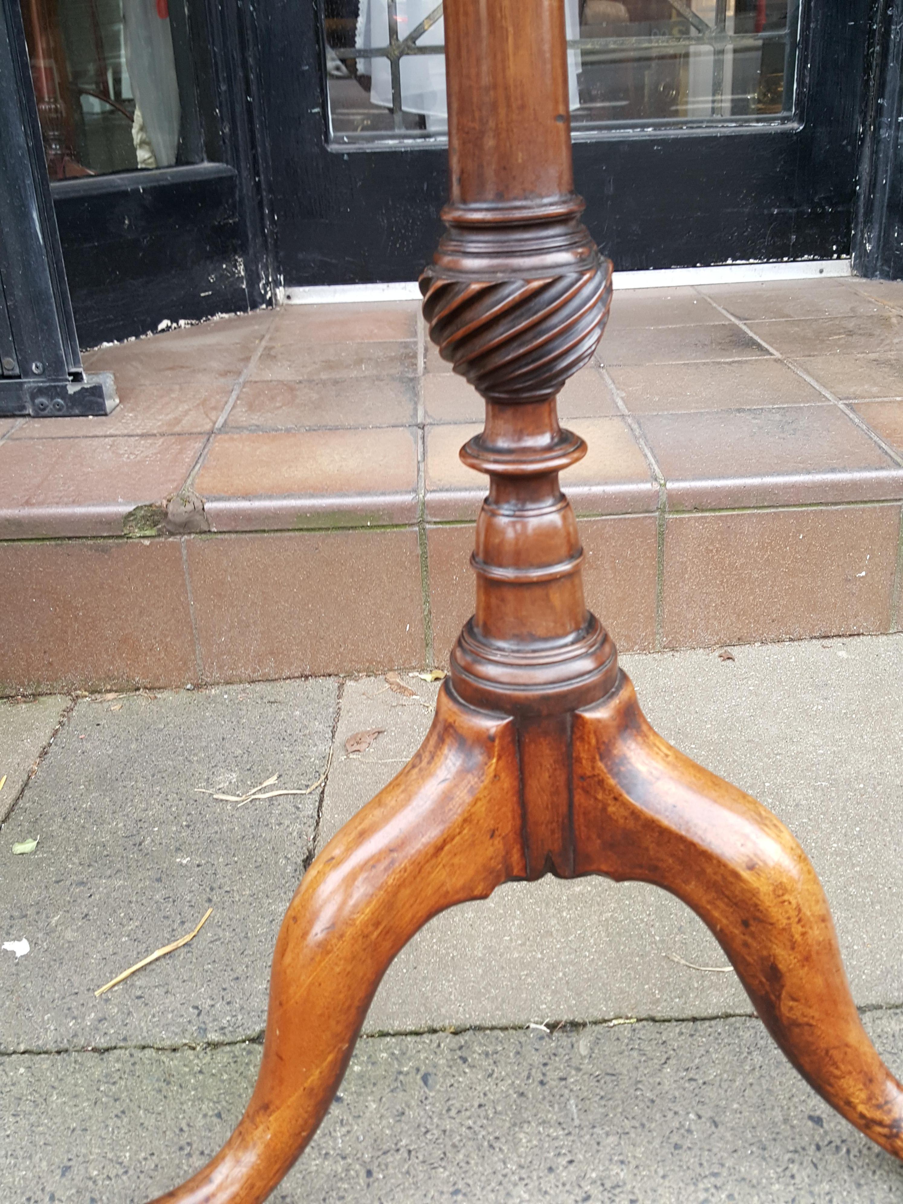 George III Mahogany Tripod Table In Good Condition In Altrincham, Cheshire