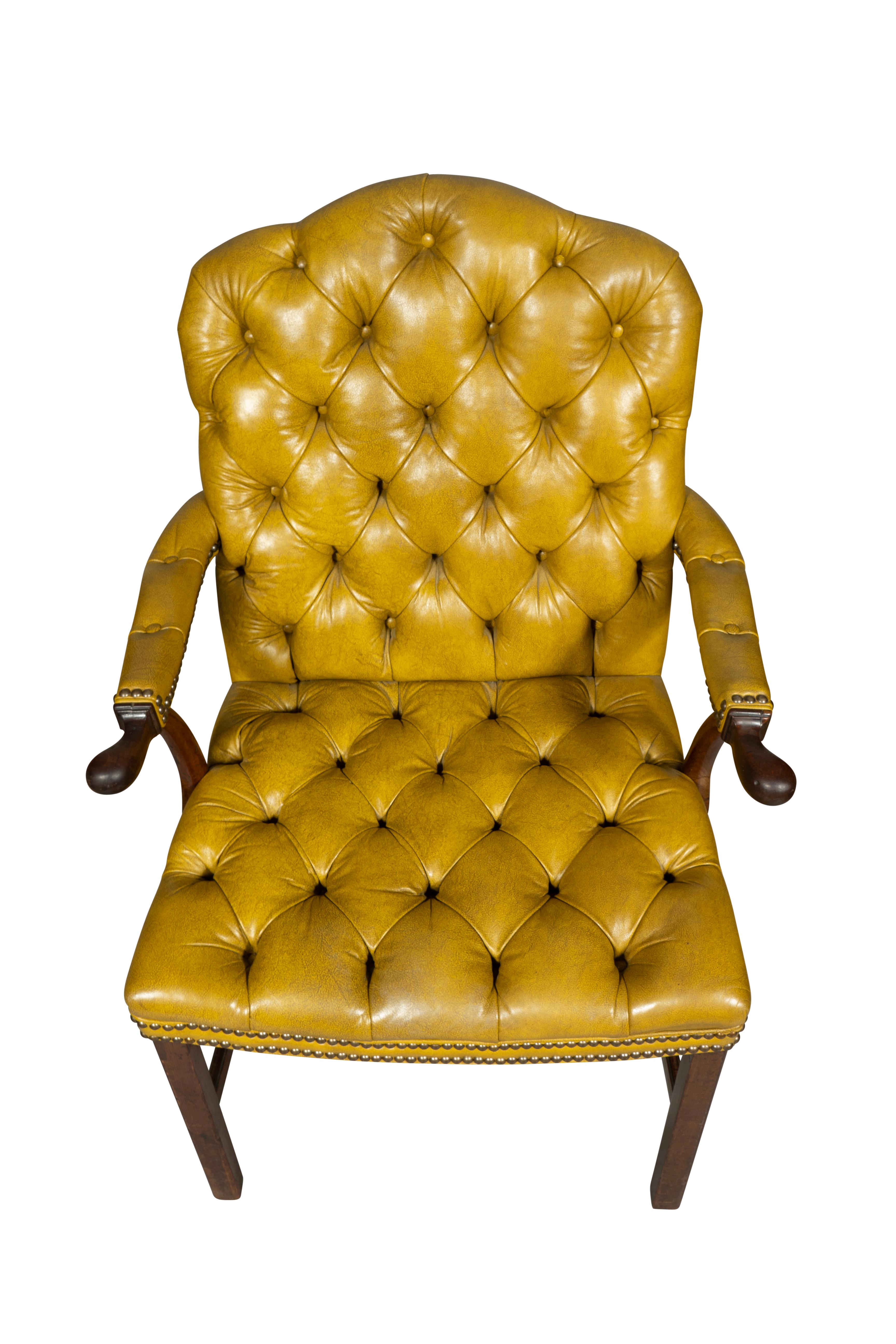 Sillón Jorge III de caoba y cuero acolchado en venta 1