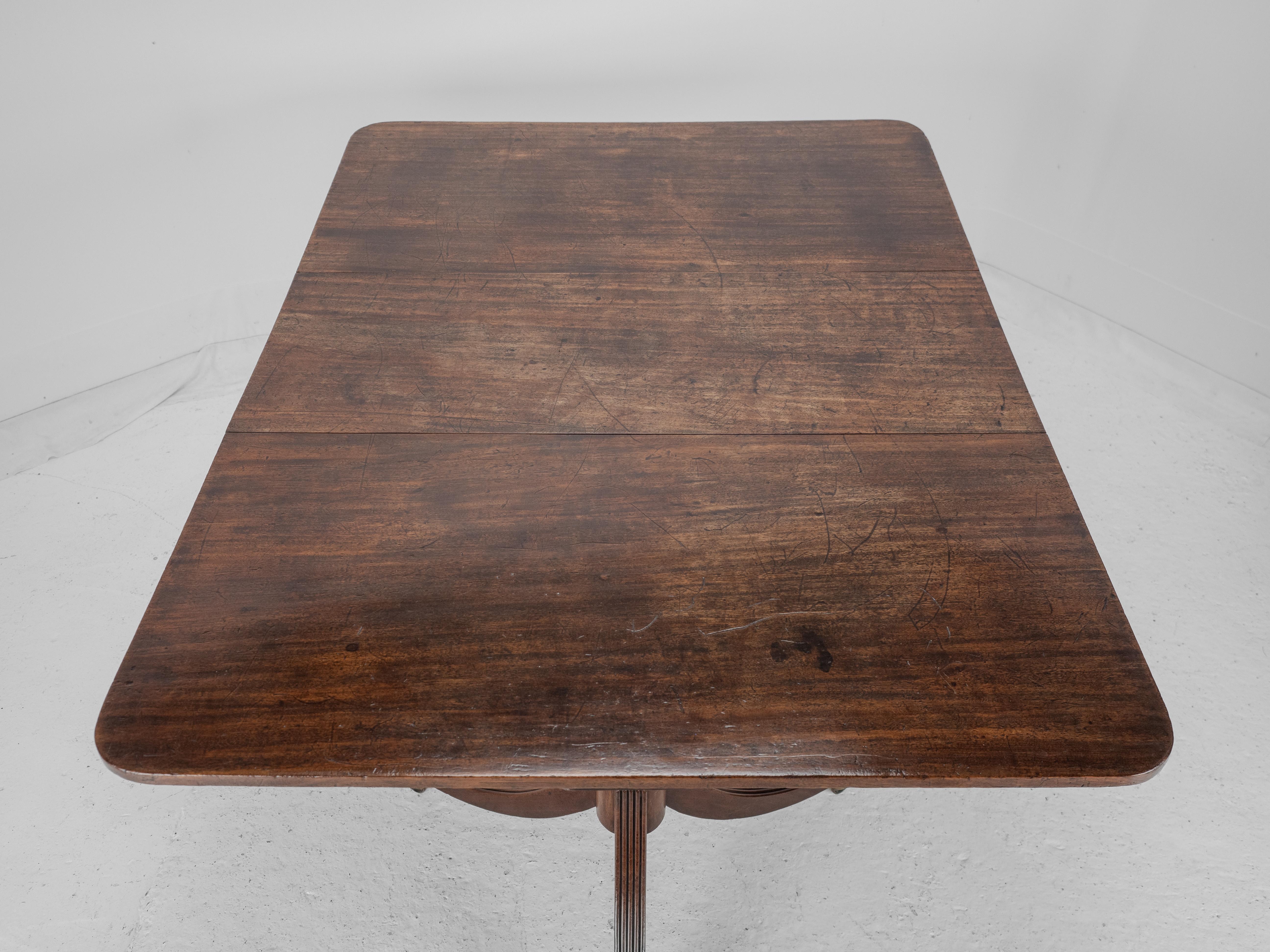 George III Mahogany Twin Pedestal Extending Dining Table, Late c.18th, Georgian For Sale 8