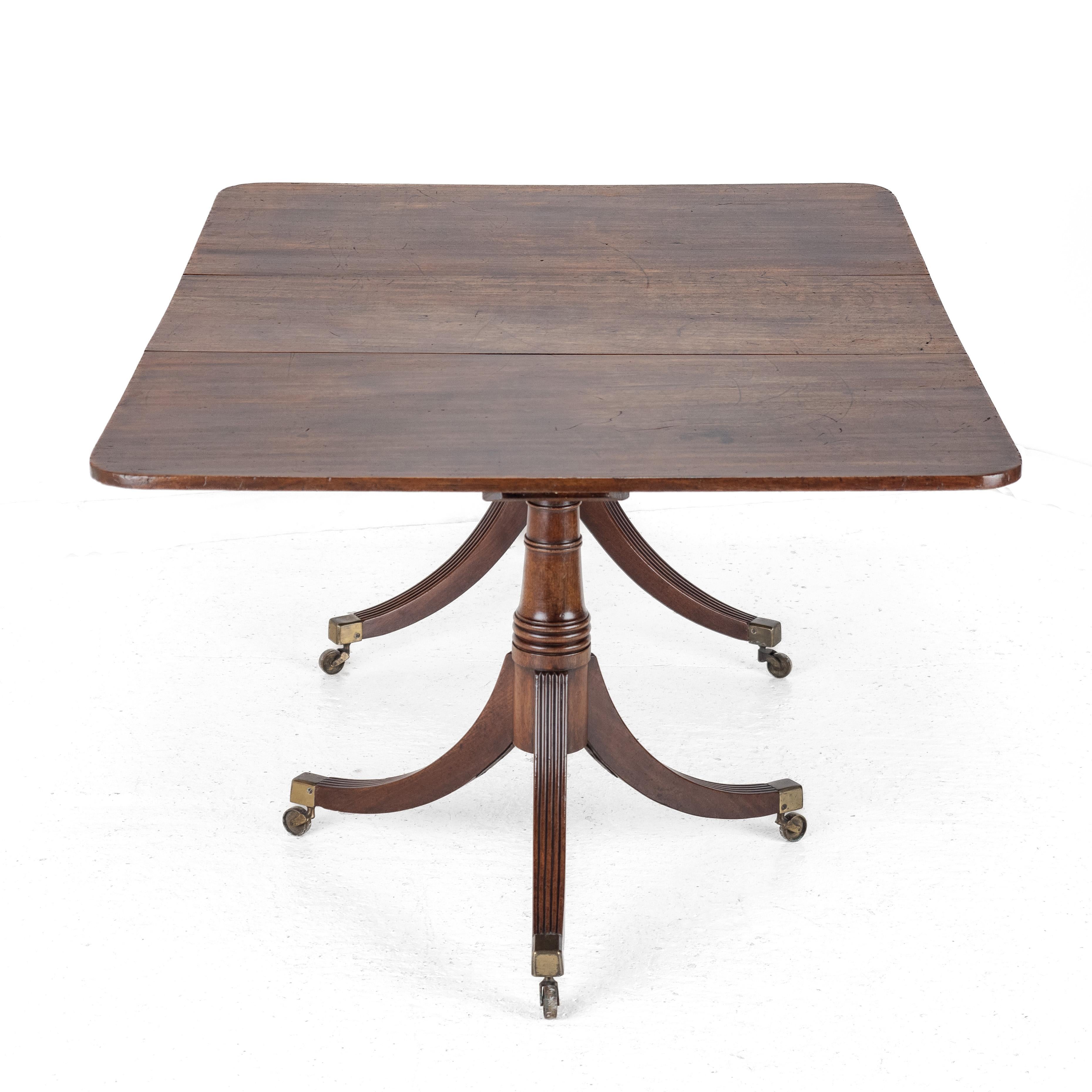George III Mahogany Twin Pedestal Extending Dining Table, Late c.18th, Georgian For Sale 6