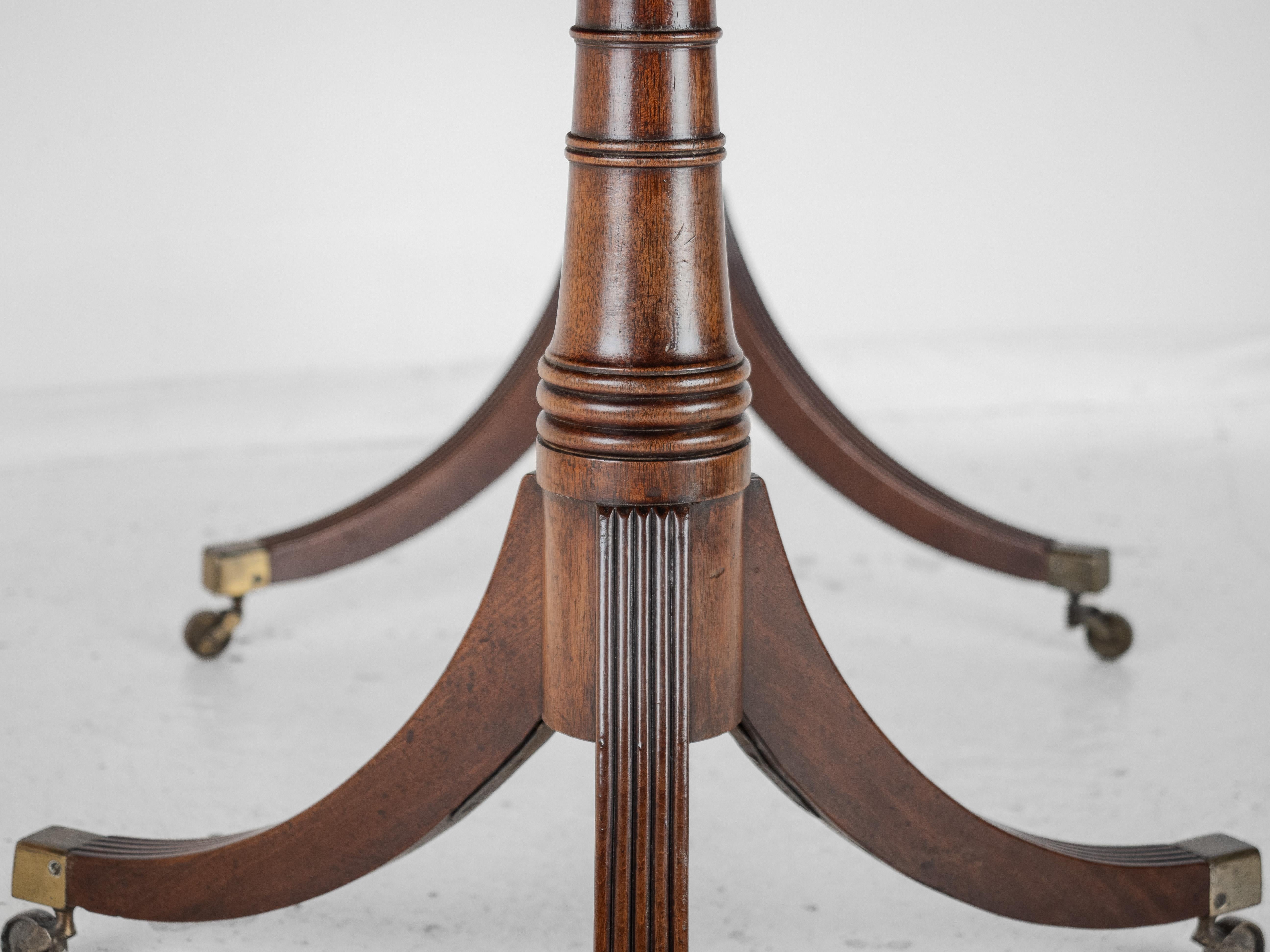 George III Mahogany Twin Pedestal Extending Dining Table, Late c.18th, Georgian For Sale 12