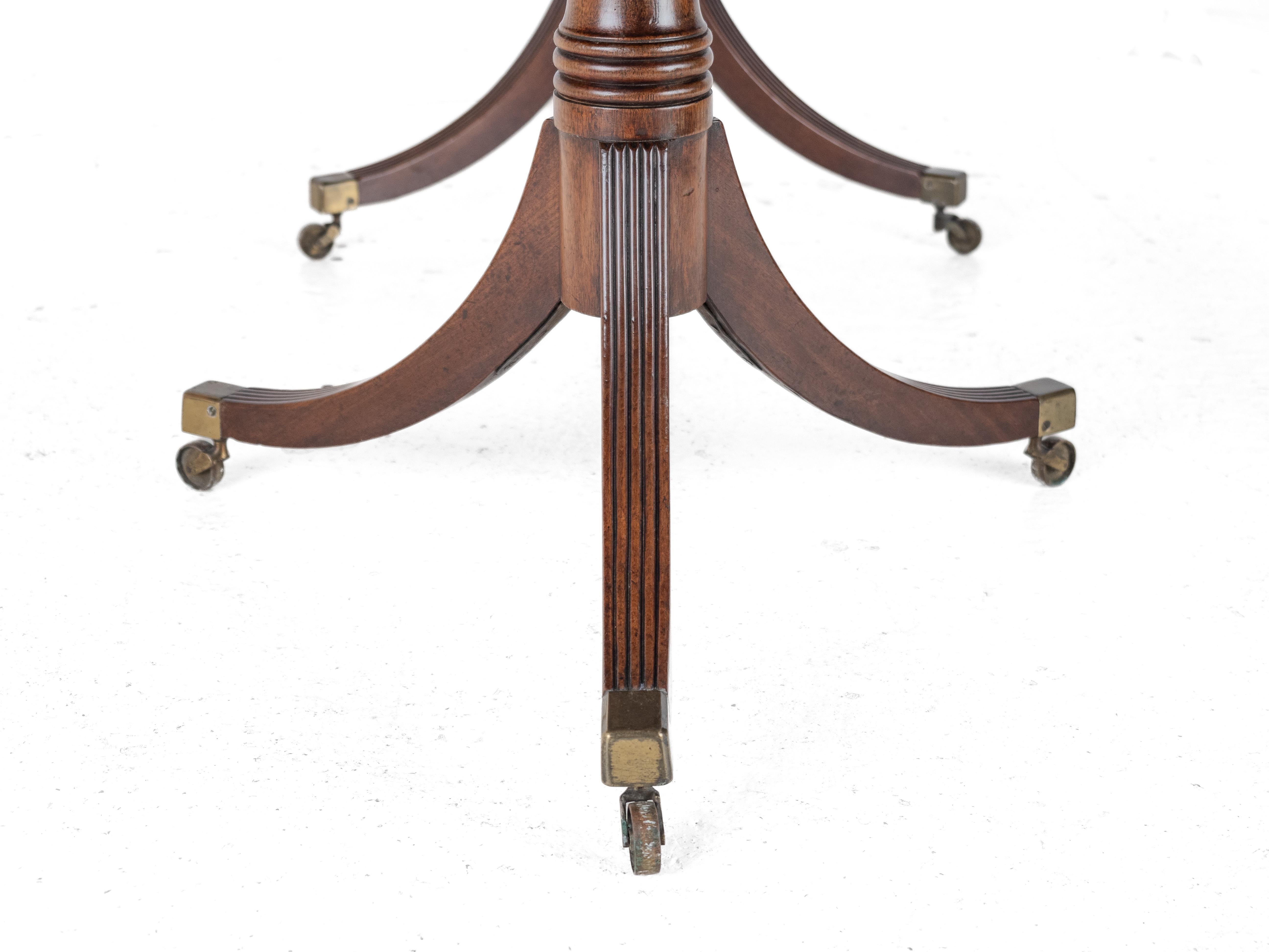 George III Mahogany Twin Pedestal Extending Dining Table, Late c.18th, Georgian For Sale 11