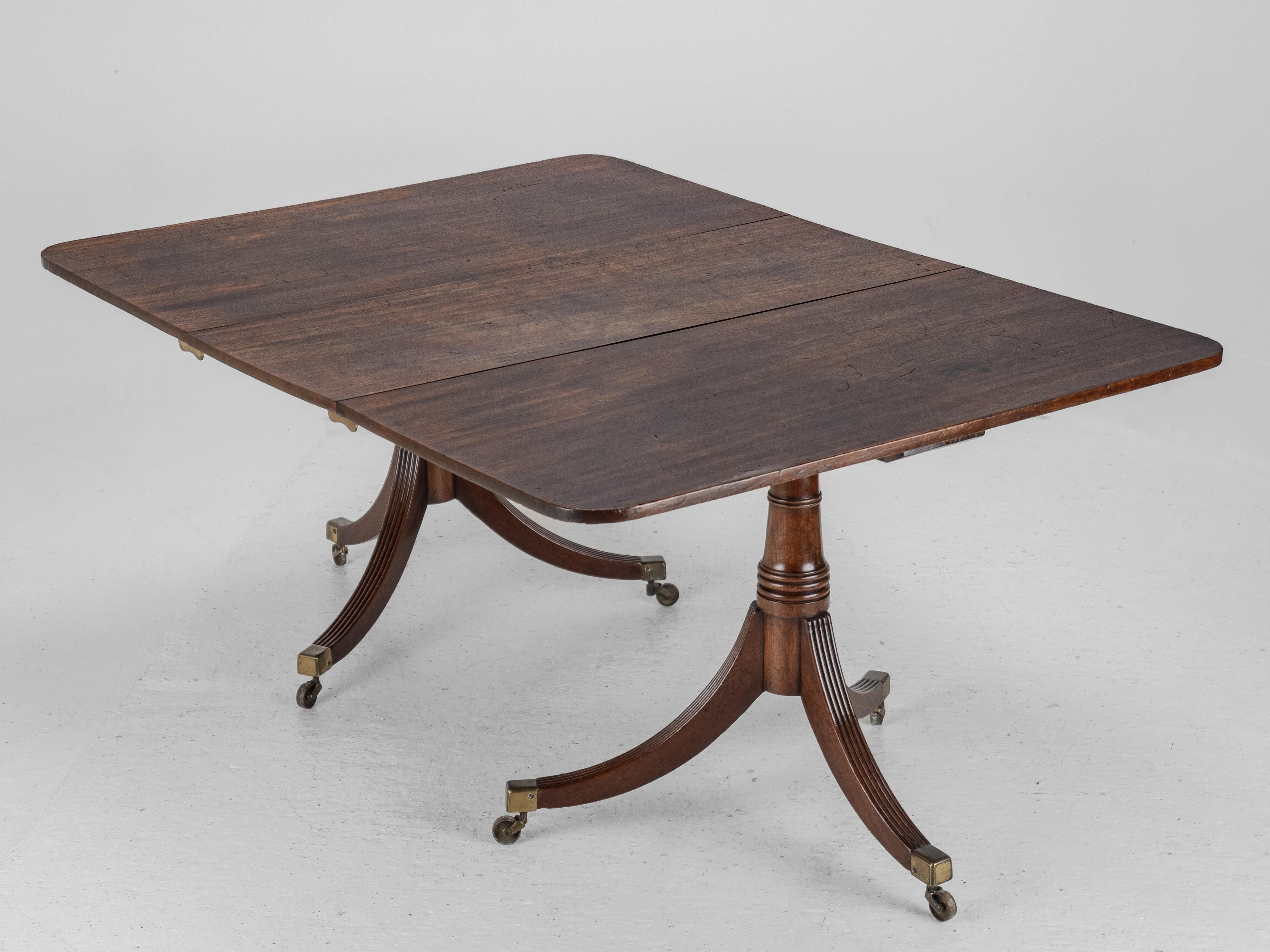 George III Mahogany Twin Pedestal Extending Dining Table, Late c.18th, Georgian In Good Condition For Sale In Leeds, GB