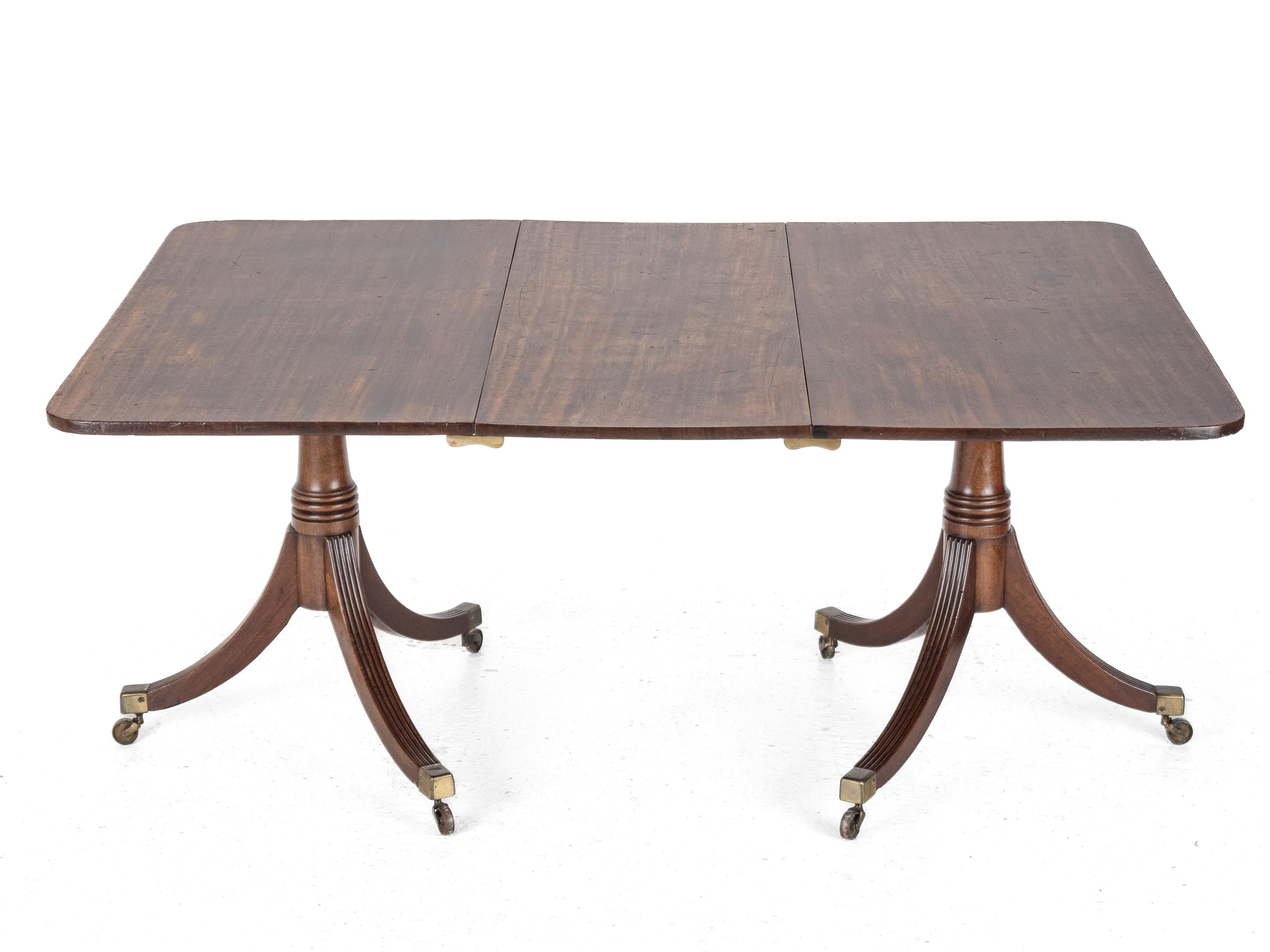 English George III Mahogany Twin Pedestal Extending Dining Table, Late c.18th, Georgian For Sale