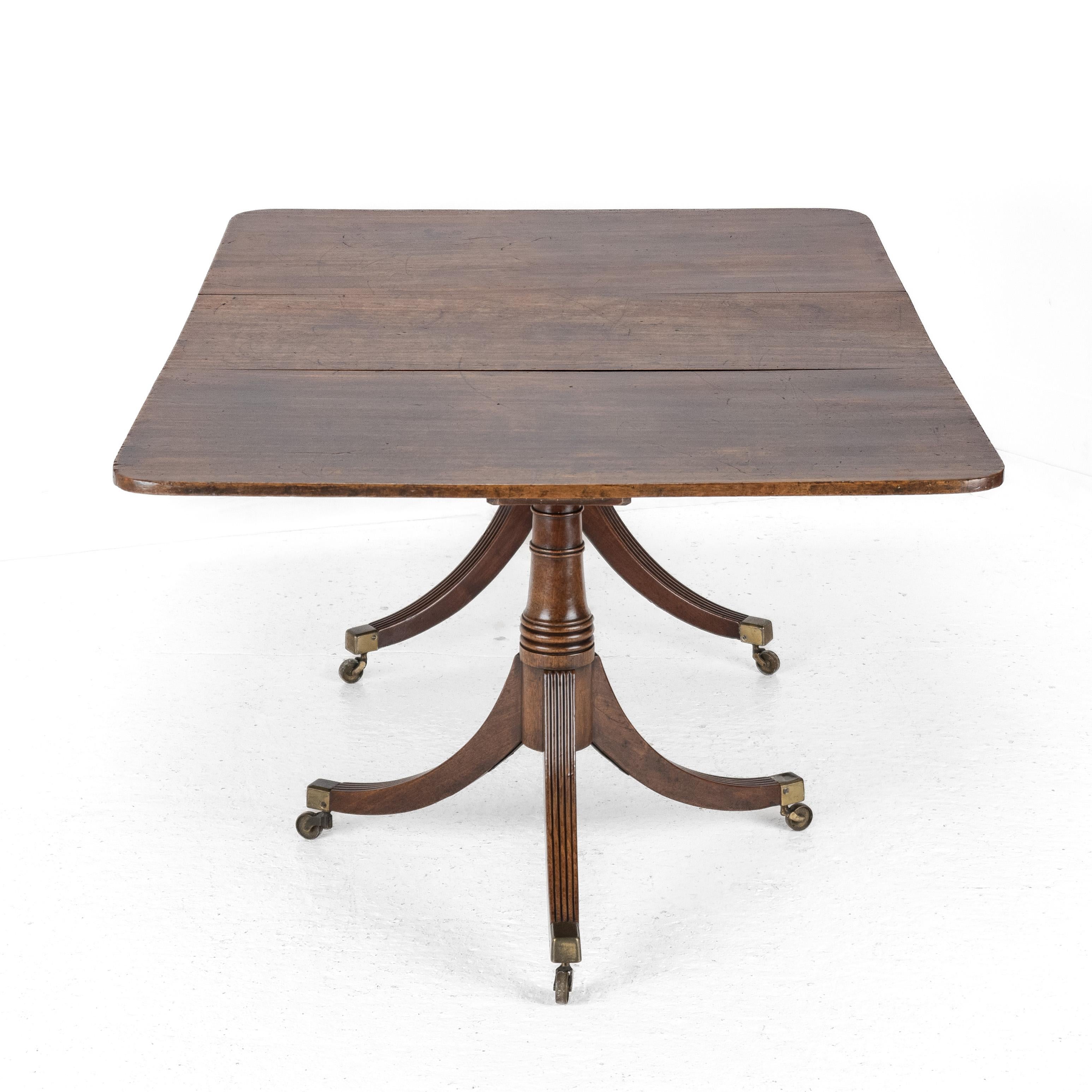 18th Century George III Mahogany Twin Pedestal Extending Dining Table, Late c.18th, Georgian For Sale