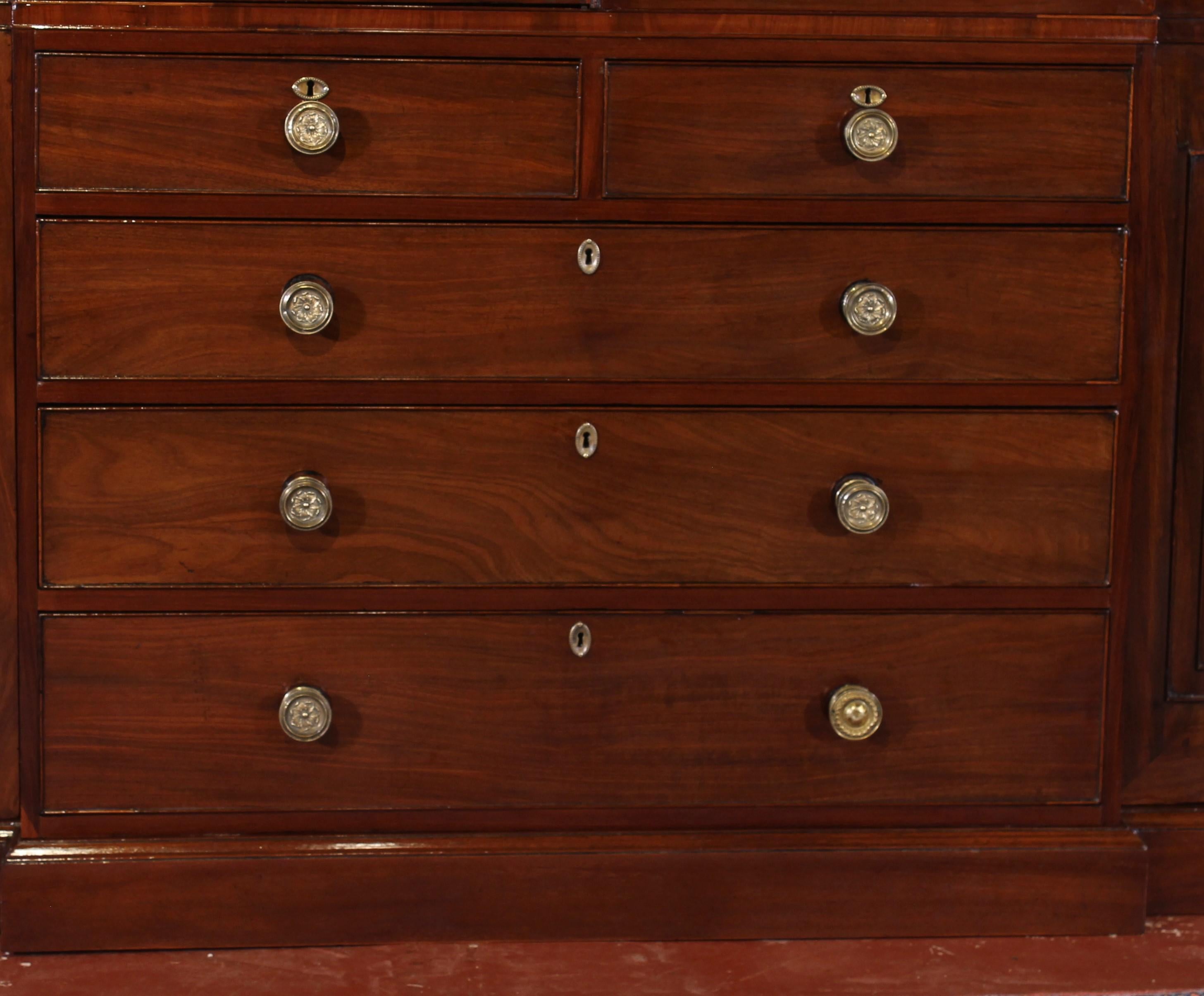 George III Mahogany Wardrobe Or Dressing In Good Condition In Brussels, Brussels