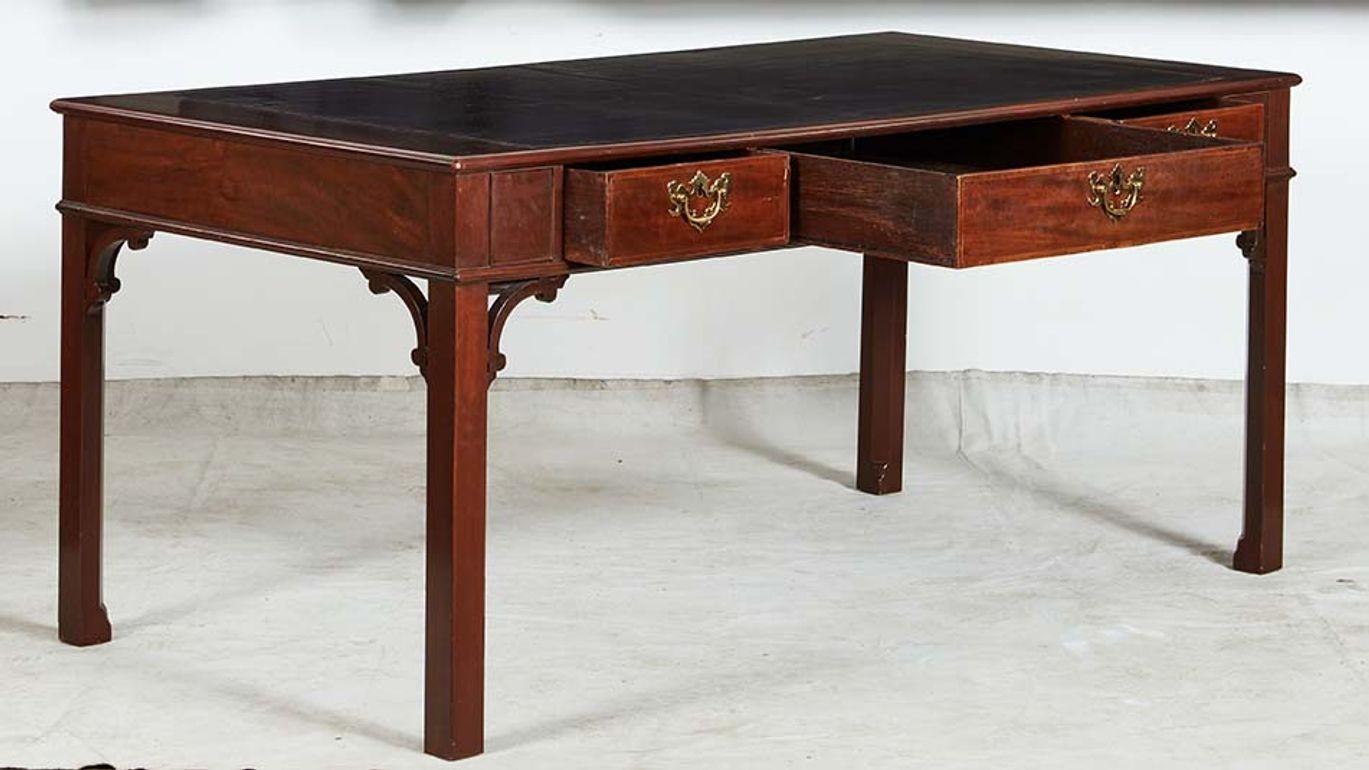 Table à écrire en acajou en vente 5