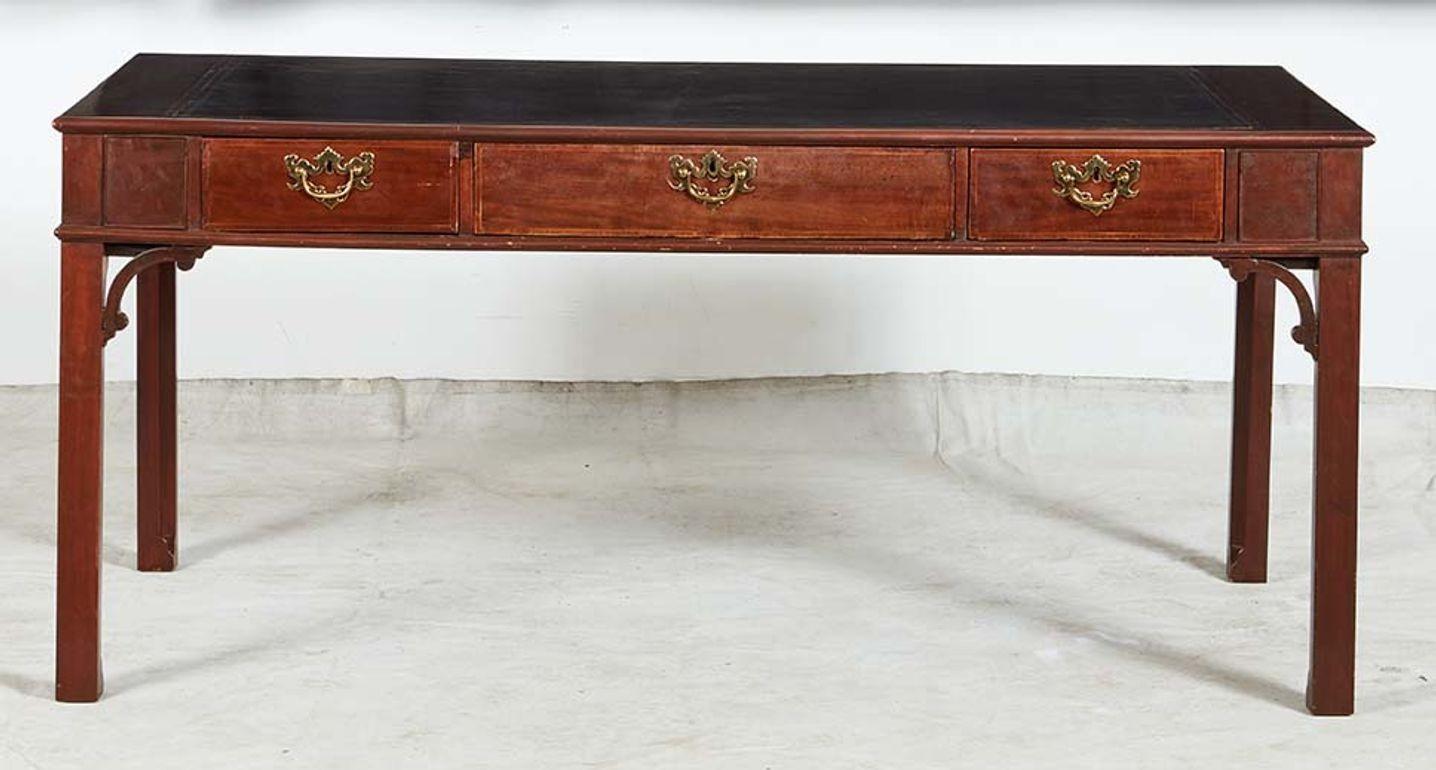 XVIIIe siècle Table à écrire en acajou en vente