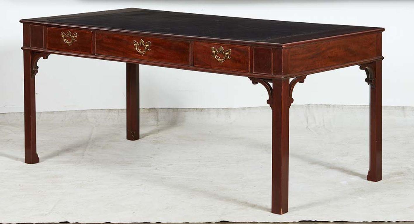 Acajou Table à écrire en acajou en vente