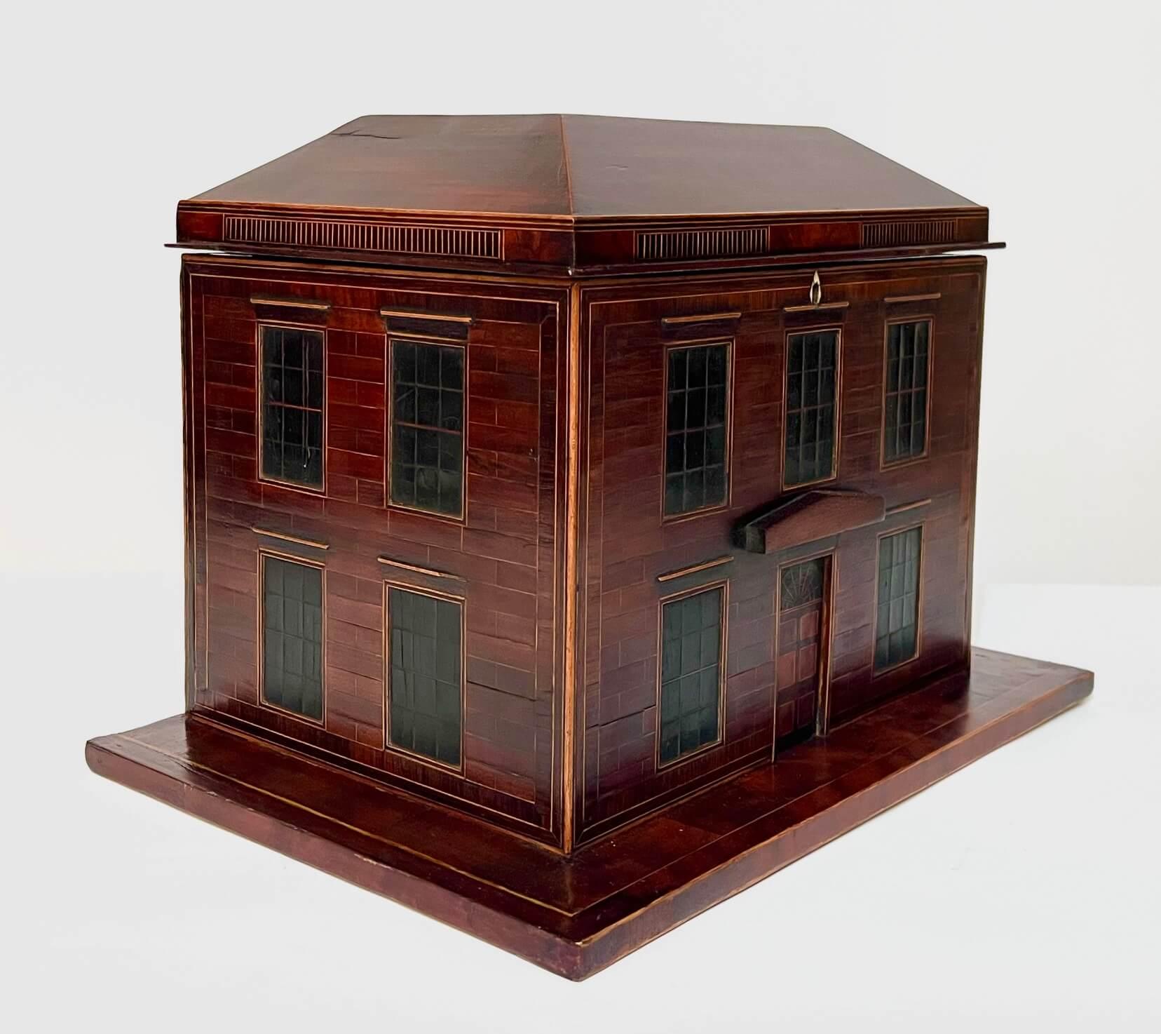 George III 'Mansion' Form Flaschenhalter oder Tisch Cellarette, um 1780 (George III.) im Angebot