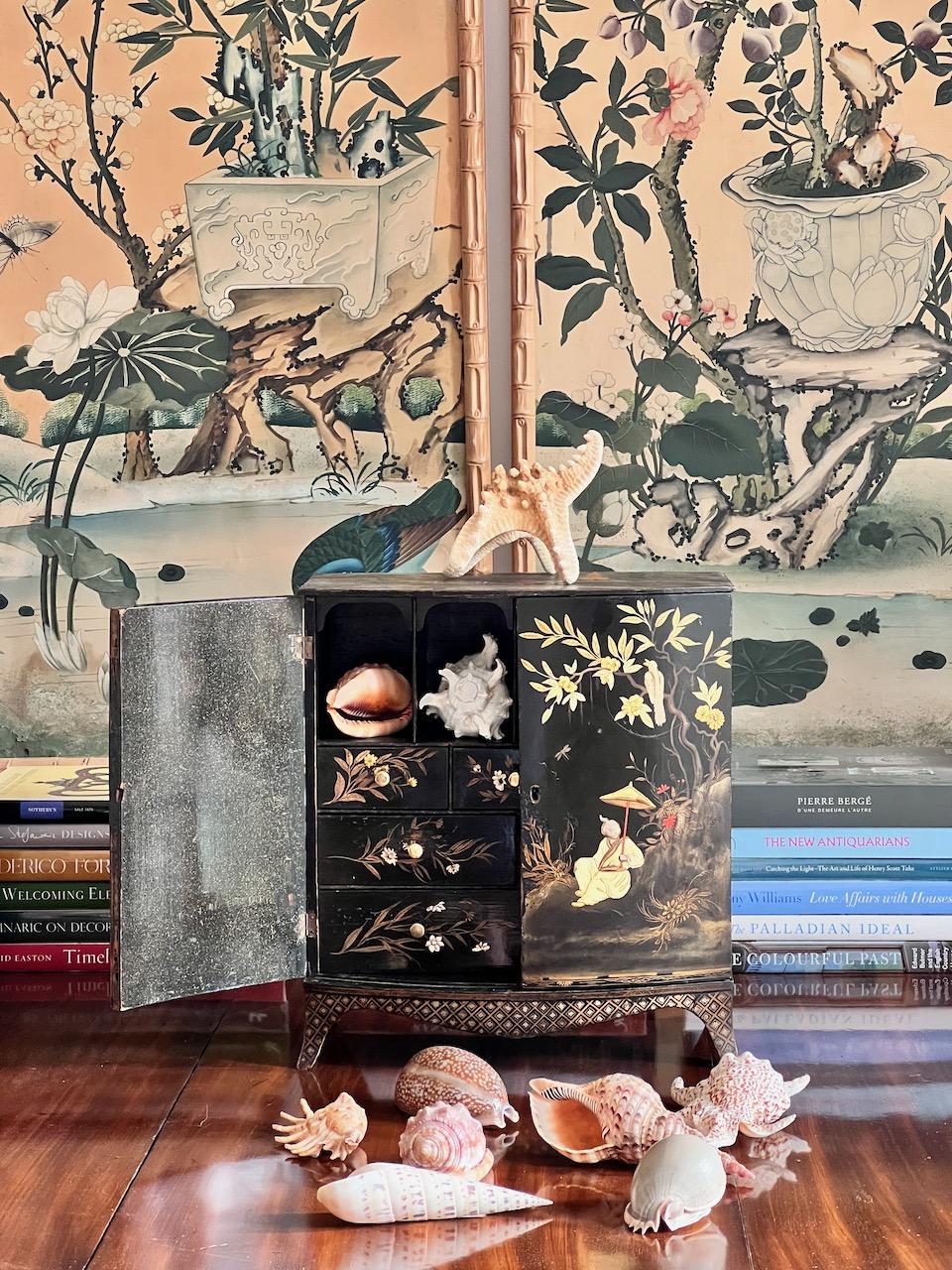 18th Century George III Japanned Table Cabinet For Sale 3