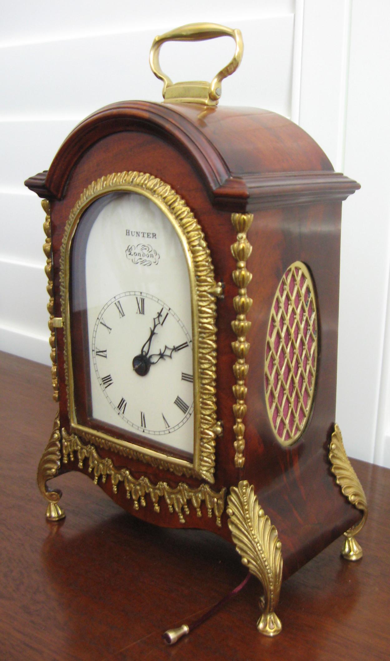 Seltene George III Miniatur Twin Fusee Mantel Uhr Hunter London:: ca. 1790 (Messing) im Angebot