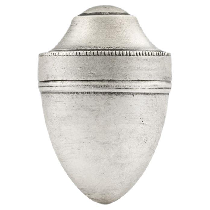 Rallador de nuez moscada de bolsillo con urna neoclásica Jorge III de Samuel Pemberton hacia 1795