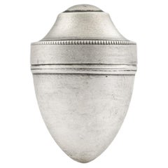 Rallador de nuez moscada de bolsillo con urna neoclásica Jorge III de Samuel Pemberton hacia 1795