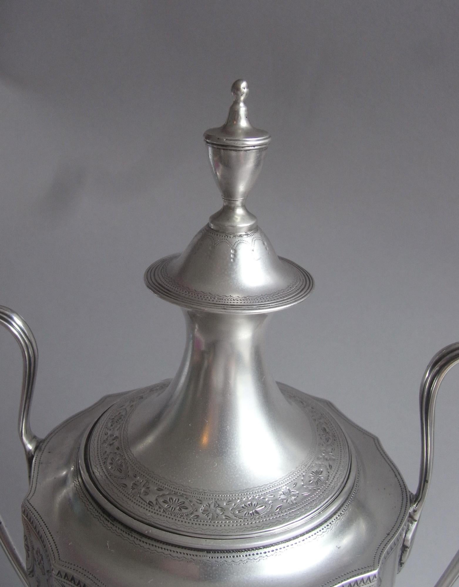 Neoclassical George III Neo Classical Water or Tea Urn by Samuel Godbehere & Edward Wigan For Sale
