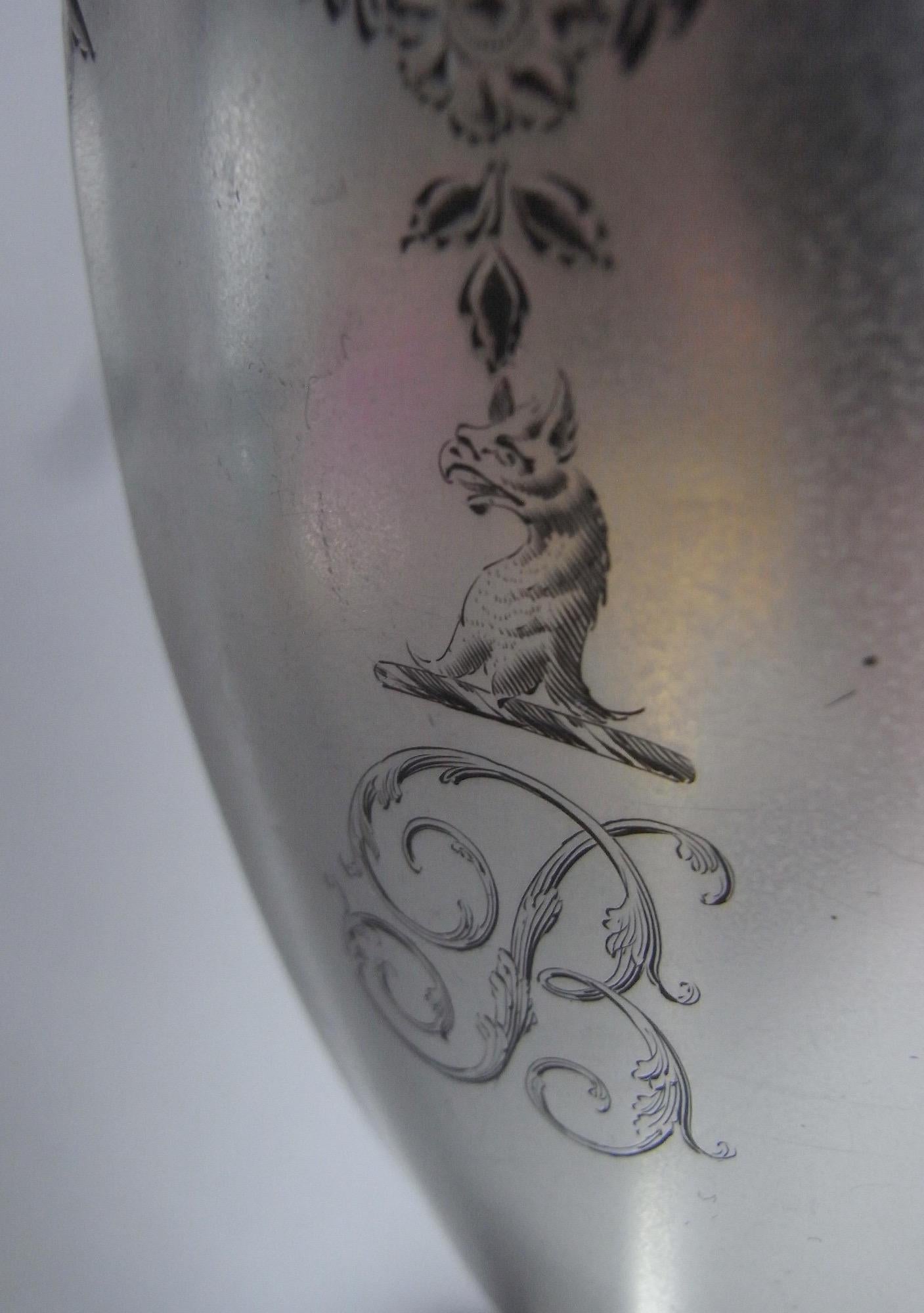 George III Neo Classical Water or Tea Urn by Samuel Godbehere & Edward Wigan In Excellent Condition For Sale In London, GB