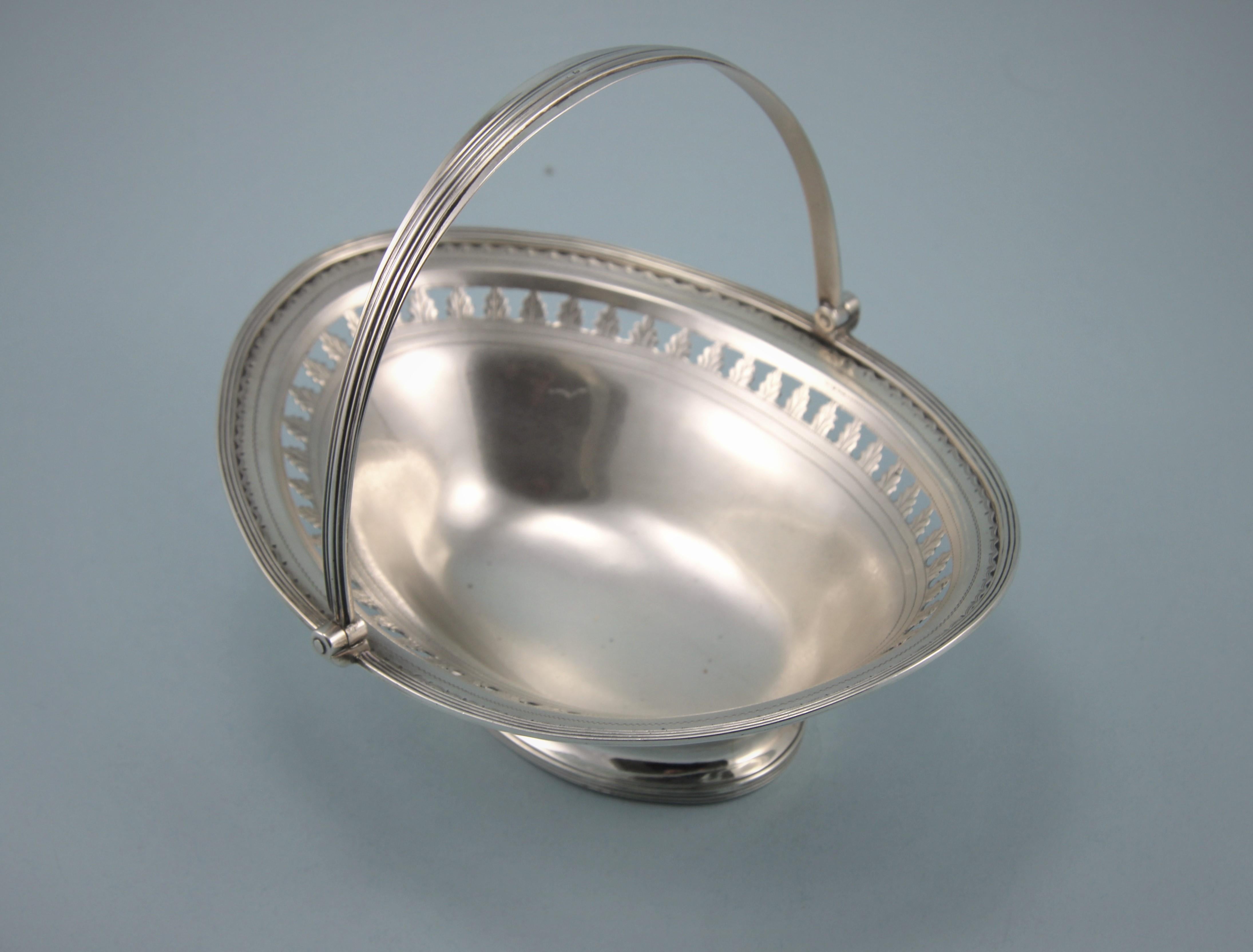 George III Newcastle Sterling Silver Swing-Handled Sweetmeat Basket, 1797 For Sale 3