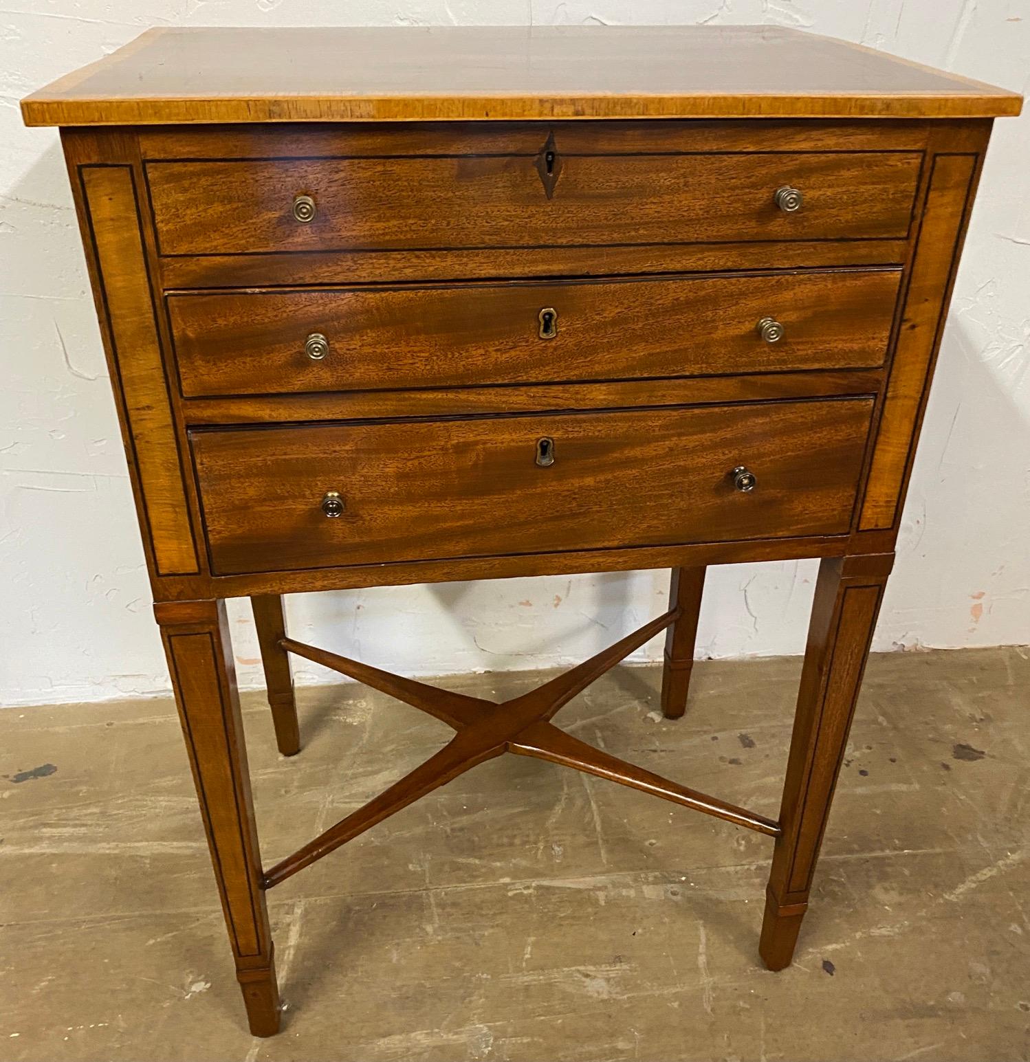 George III Night Table/Sewing Table c.1800 For Sale 4