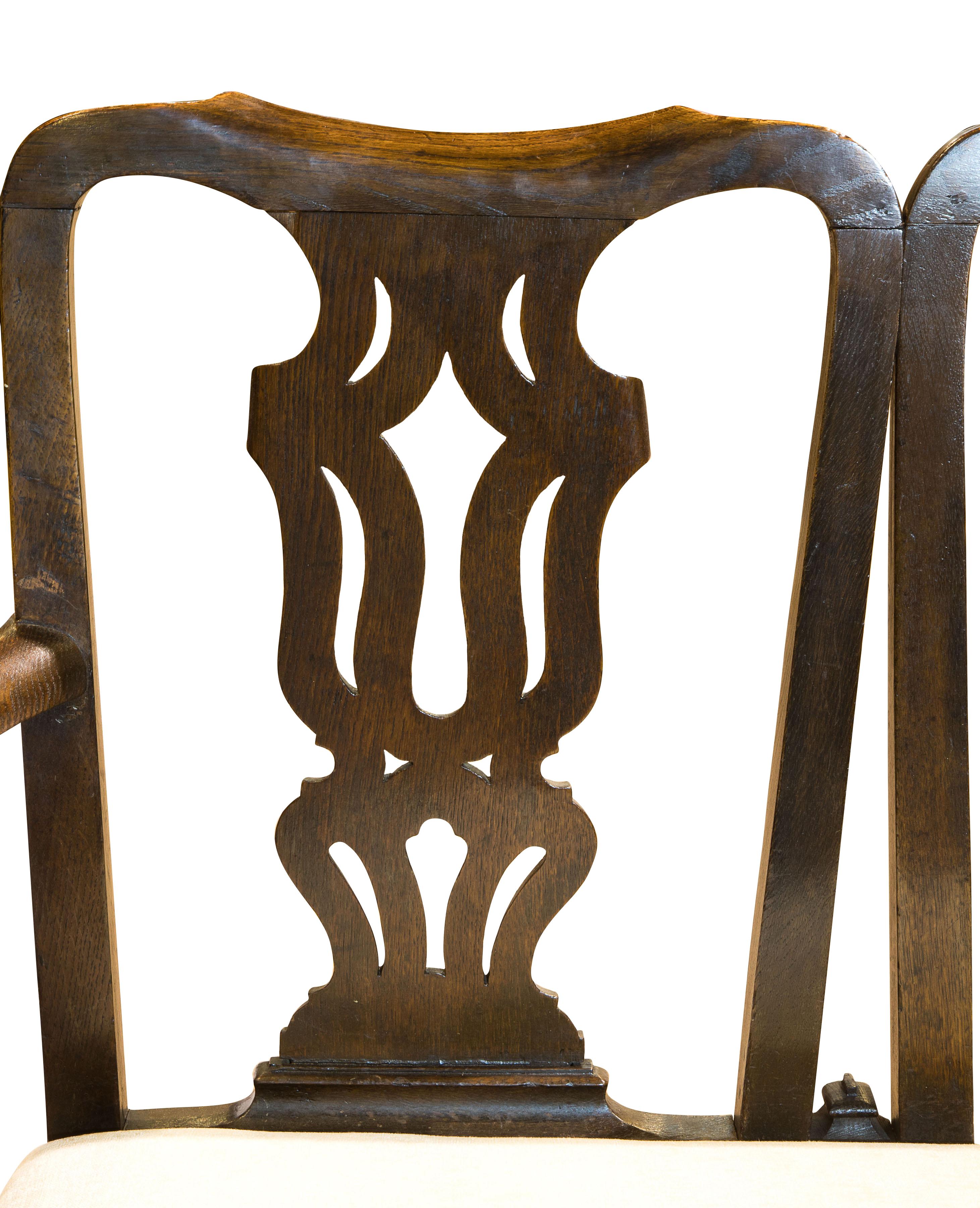 George III Oak Chair-Back Two-Seat Settee In Good Condition For Sale In Salisbury, GB