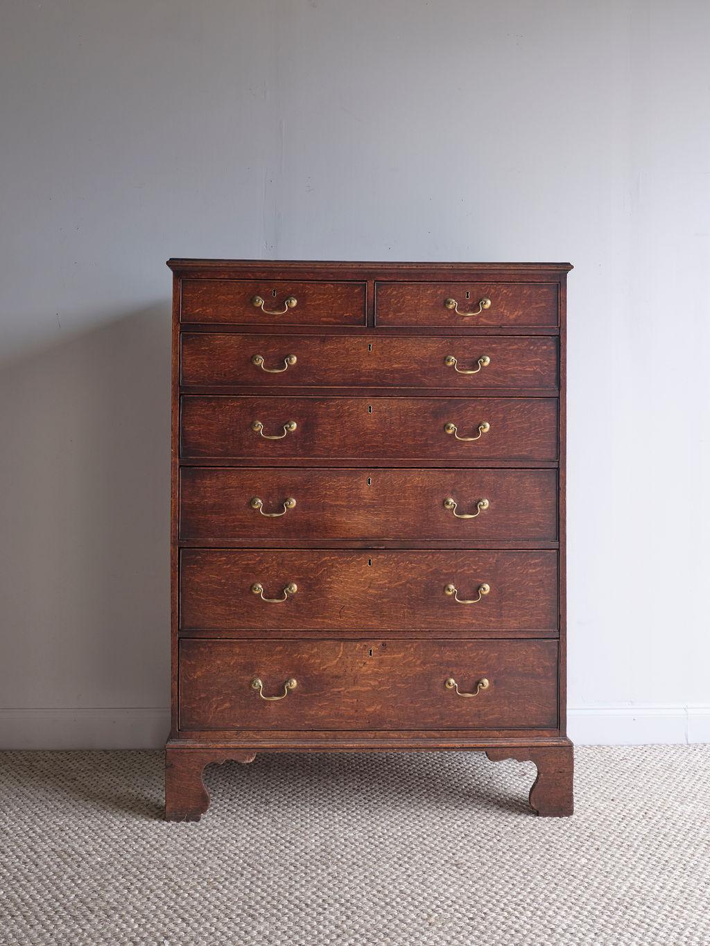 English George III Oak Chest of Drawers For Sale