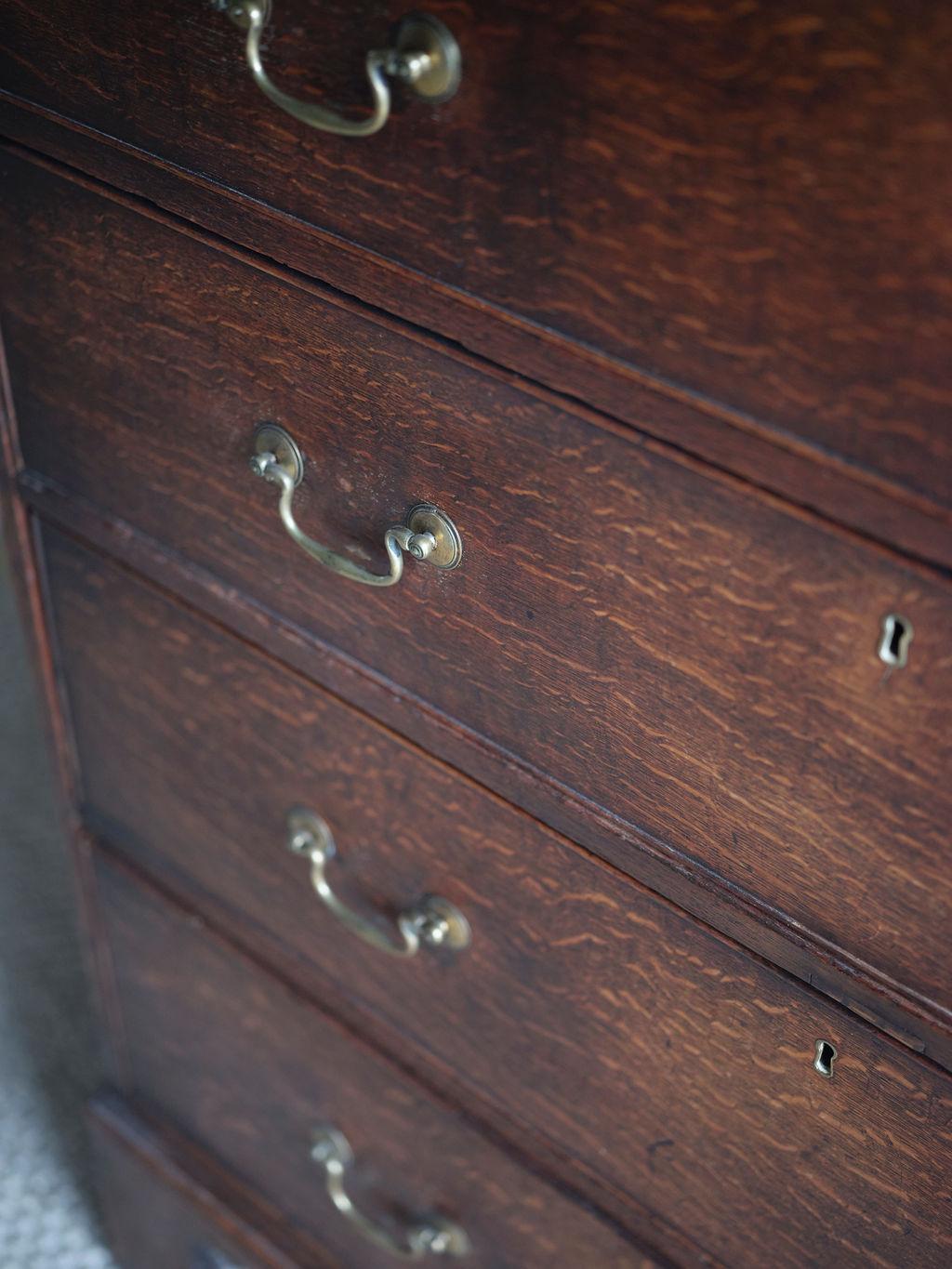 George III Oak Chest of Drawers In Good Condition For Sale In Madison, MS