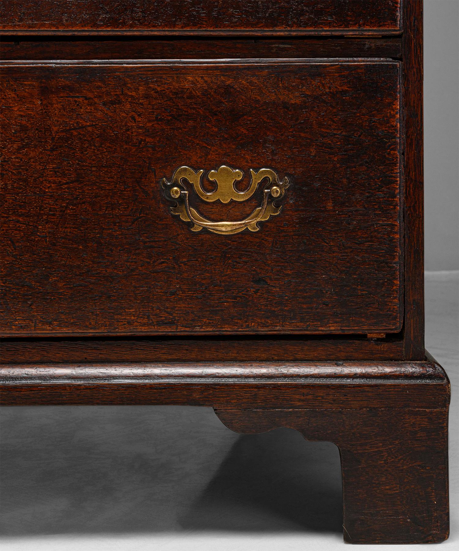 George III Oak Cupboard, England, circa 1830 In Good Condition In Culver City, CA