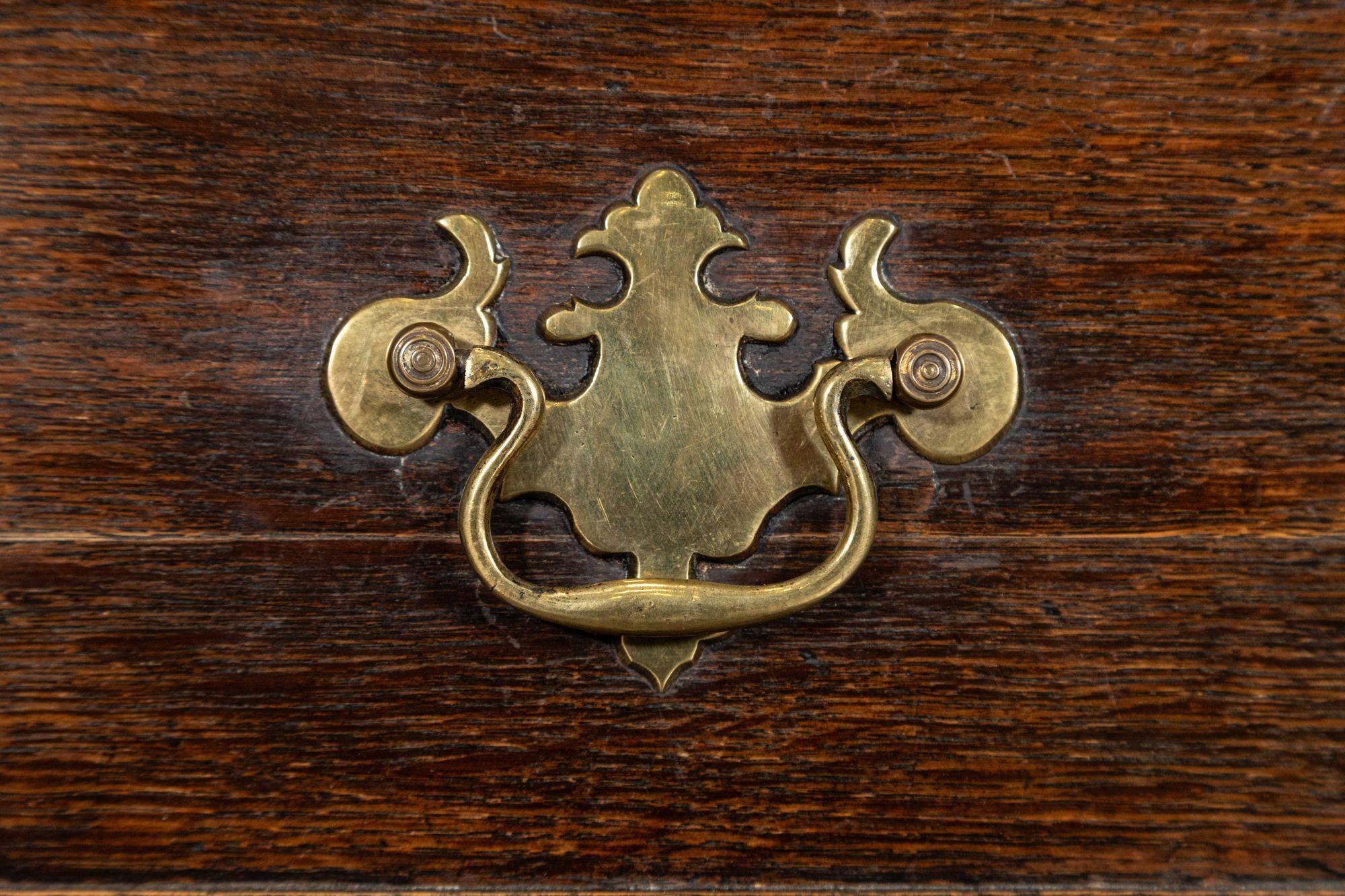 George III Eiche Kommode Basis im Angebot 8