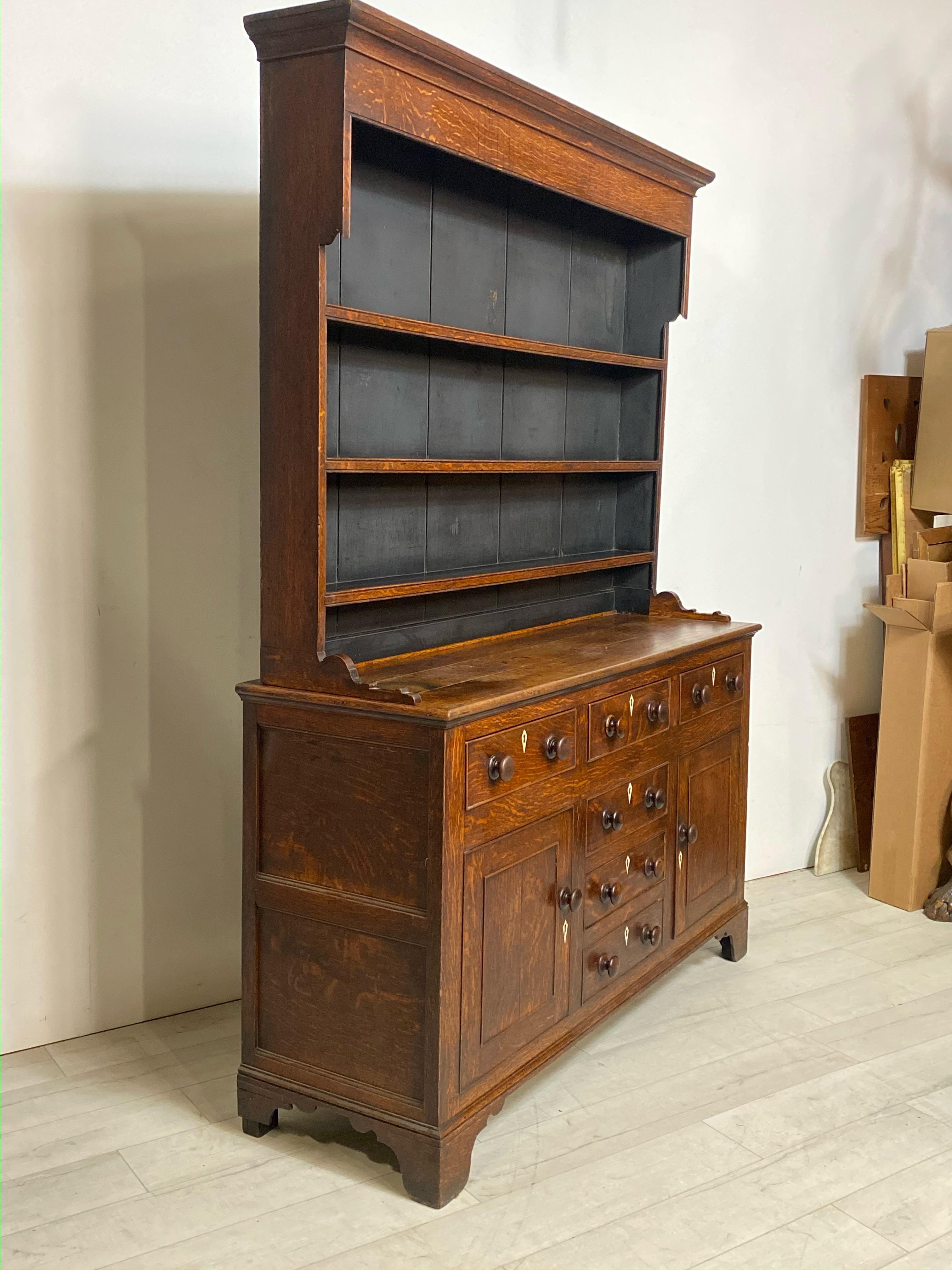 George III Oak Dresser Buffet, England, Late 18th Century In Good Condition For Sale In San Francisco, CA