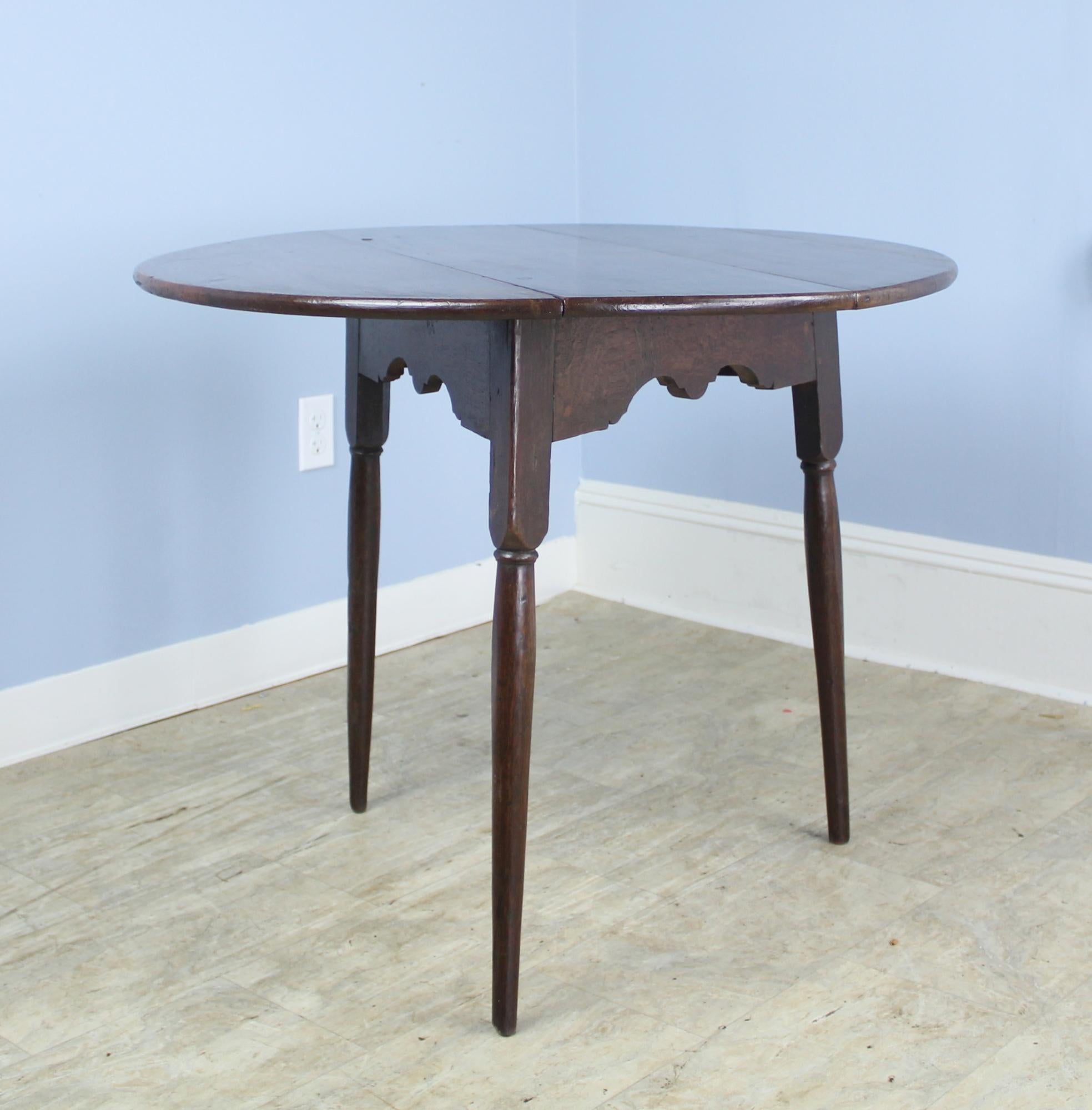 Scottish George III Oak Drop Leaf Cricket Table