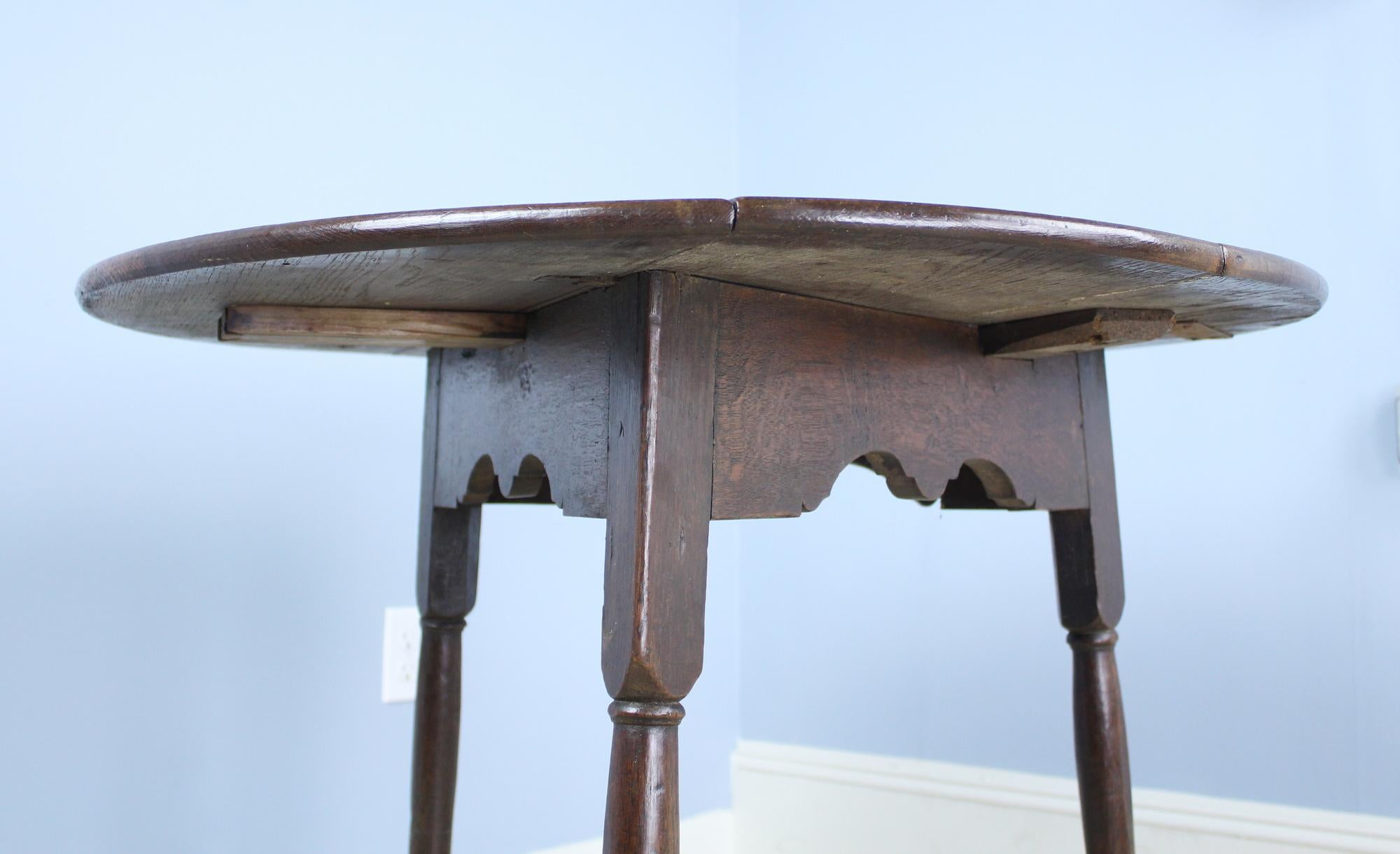 George III Oak Drop Leaf Cricket Table 4