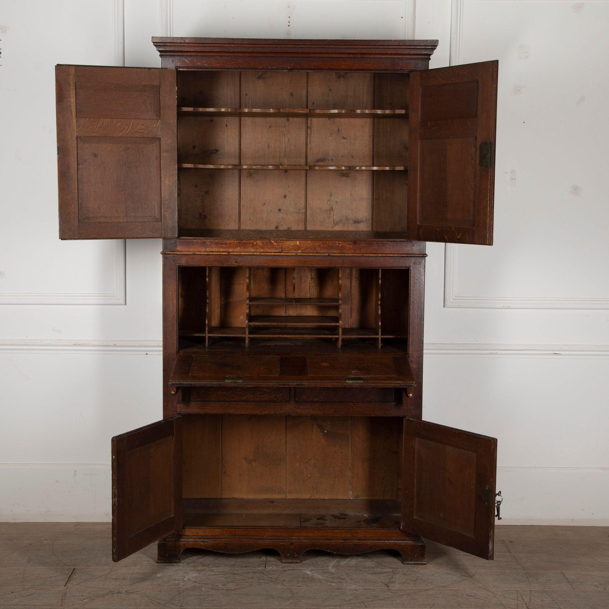 George III Oak Secretaire Estate Cabinet In Good Condition For Sale In Gloucestershire, GB