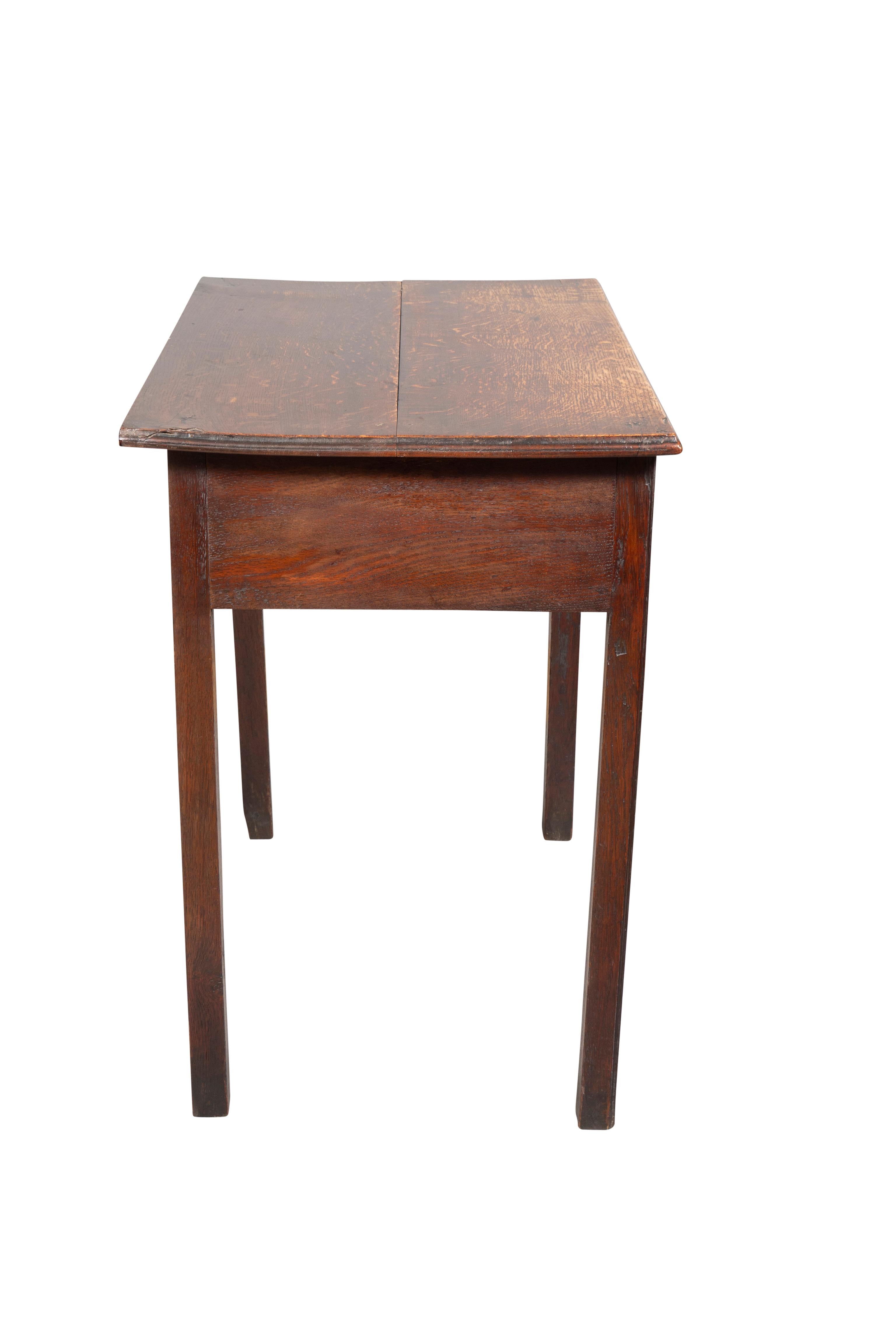 George III Oak Tavern Table In Good Condition For Sale In Essex, MA