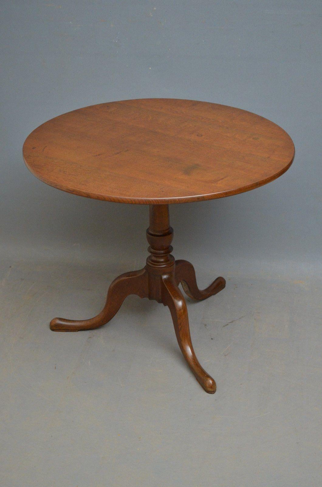 Anglais Table à plateau basculant en Oak George III en vente