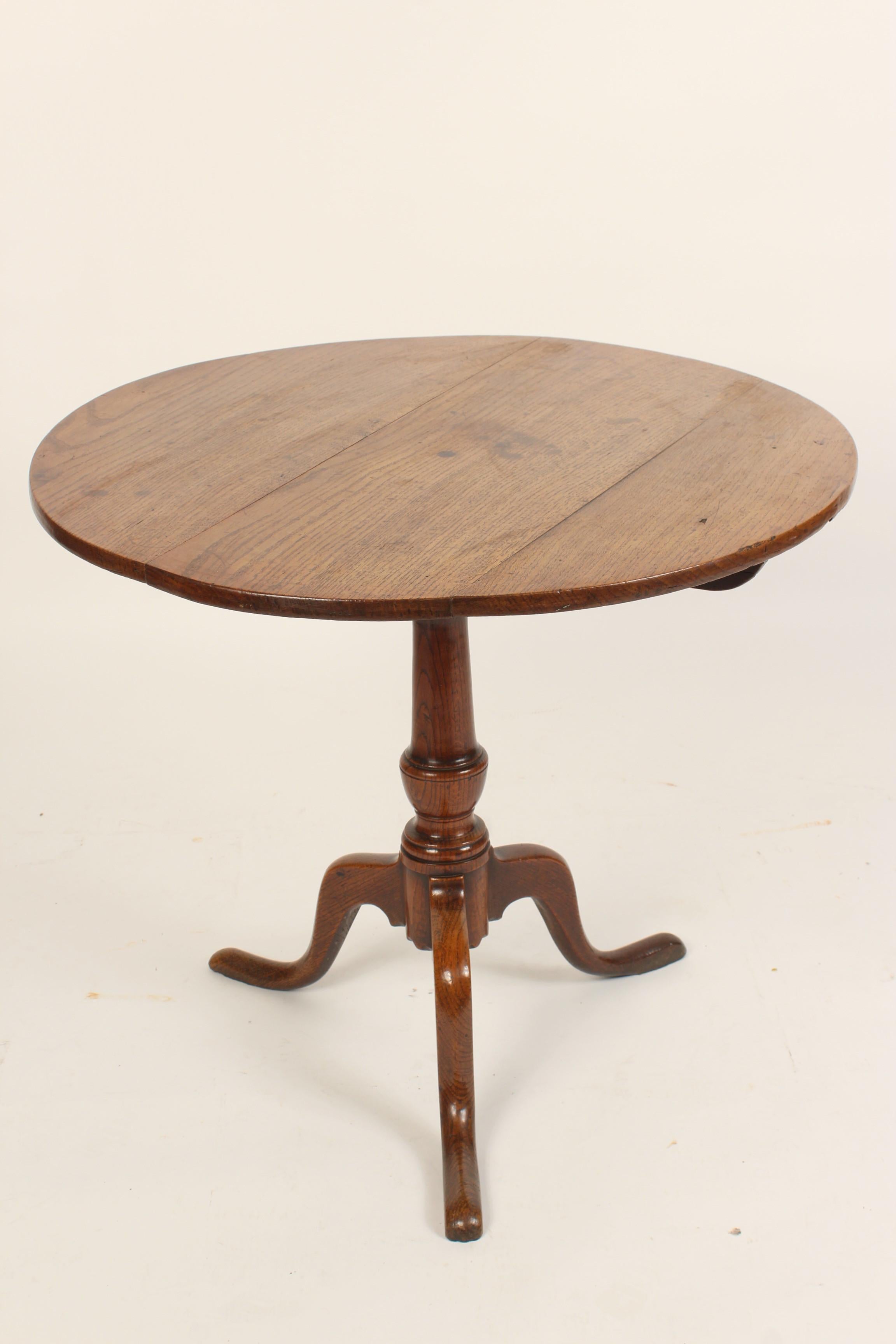 Late 18th Century George III Oak Tilt Top Table