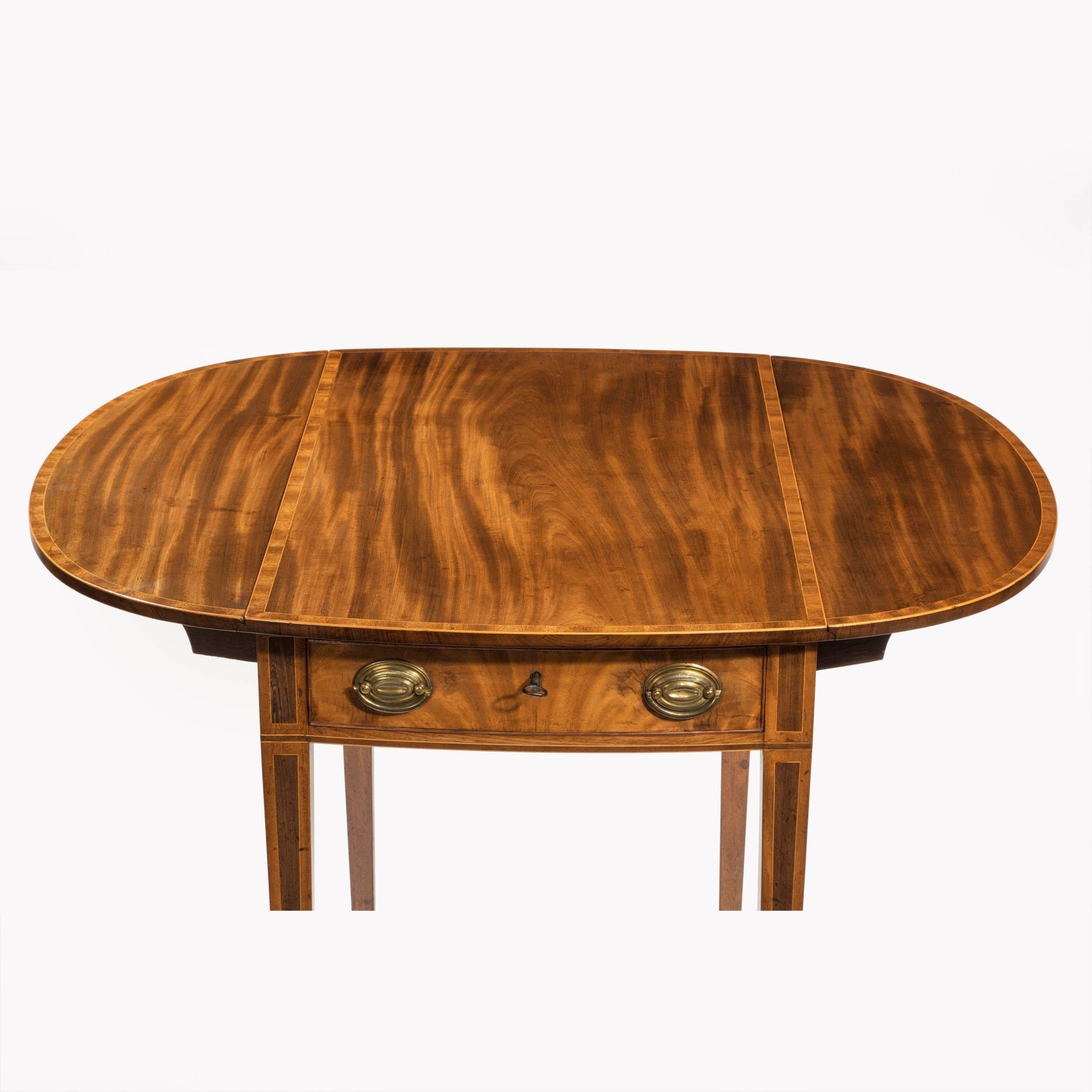 English George III Oval Mahogany and King Wood Banded Pembroke Table For Sale