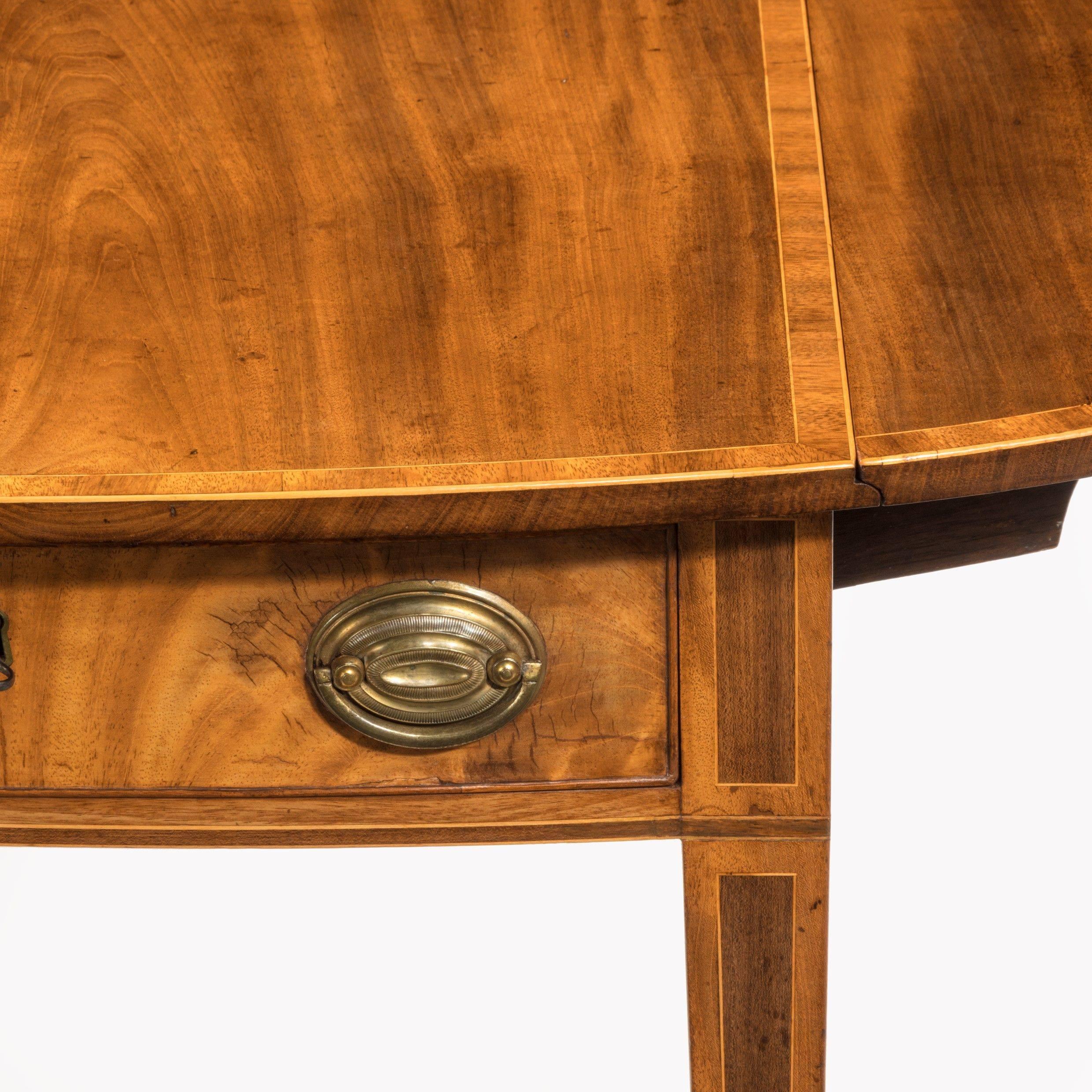 George III Oval Mahogany and King Wood Banded Pembroke Table In Good Condition For Sale In Lymington, Hampshire