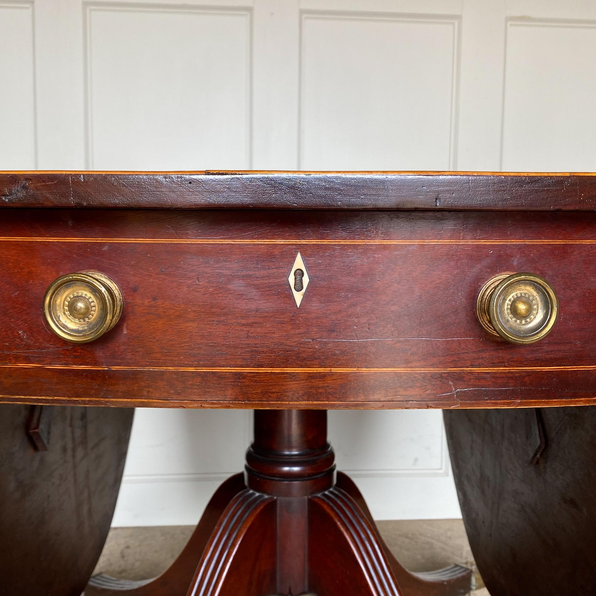 George III Oval Pembroke Table For Sale 3