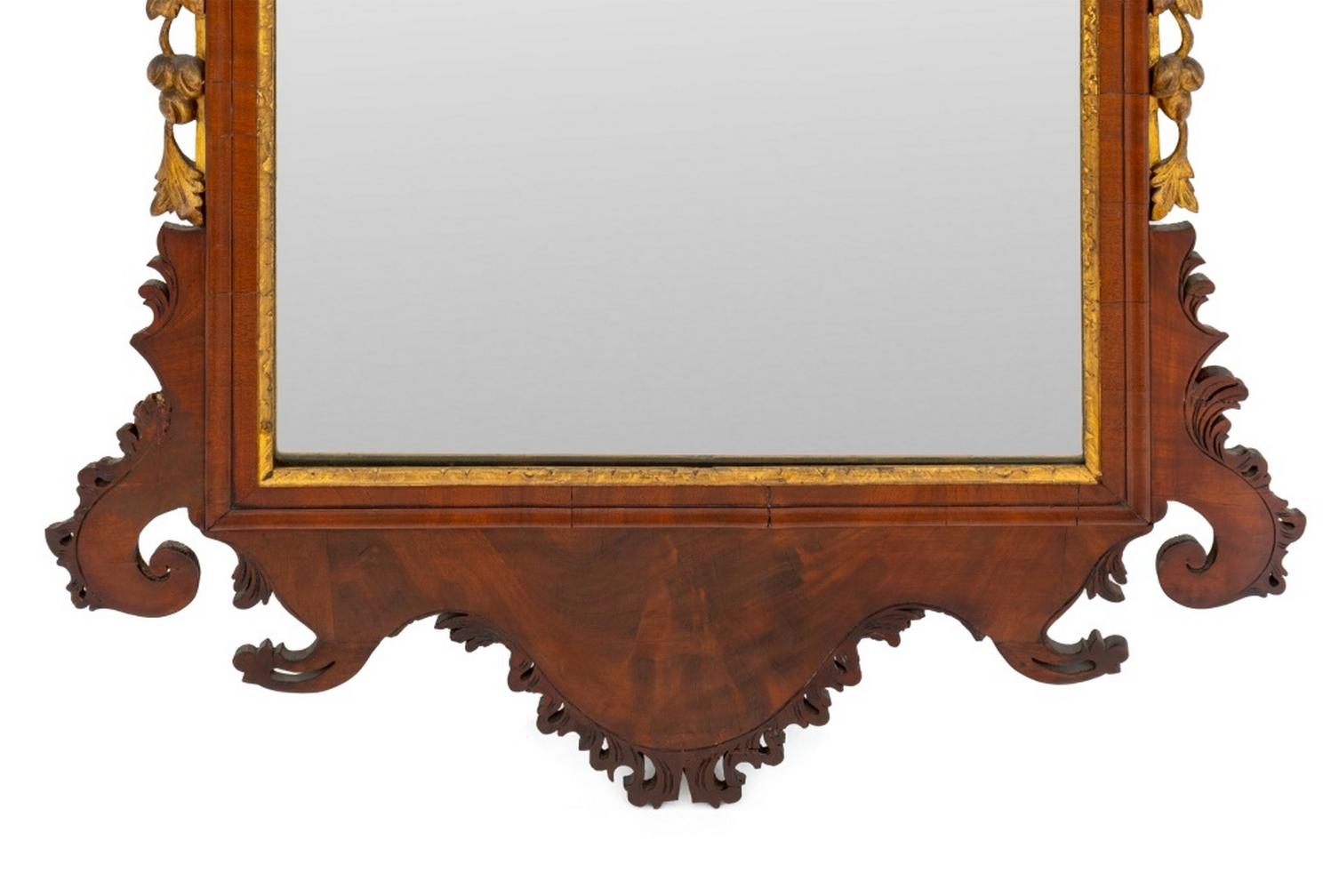 Espejo dorado y de caoba Jorge III, ca. 1770 Desconocido en venta