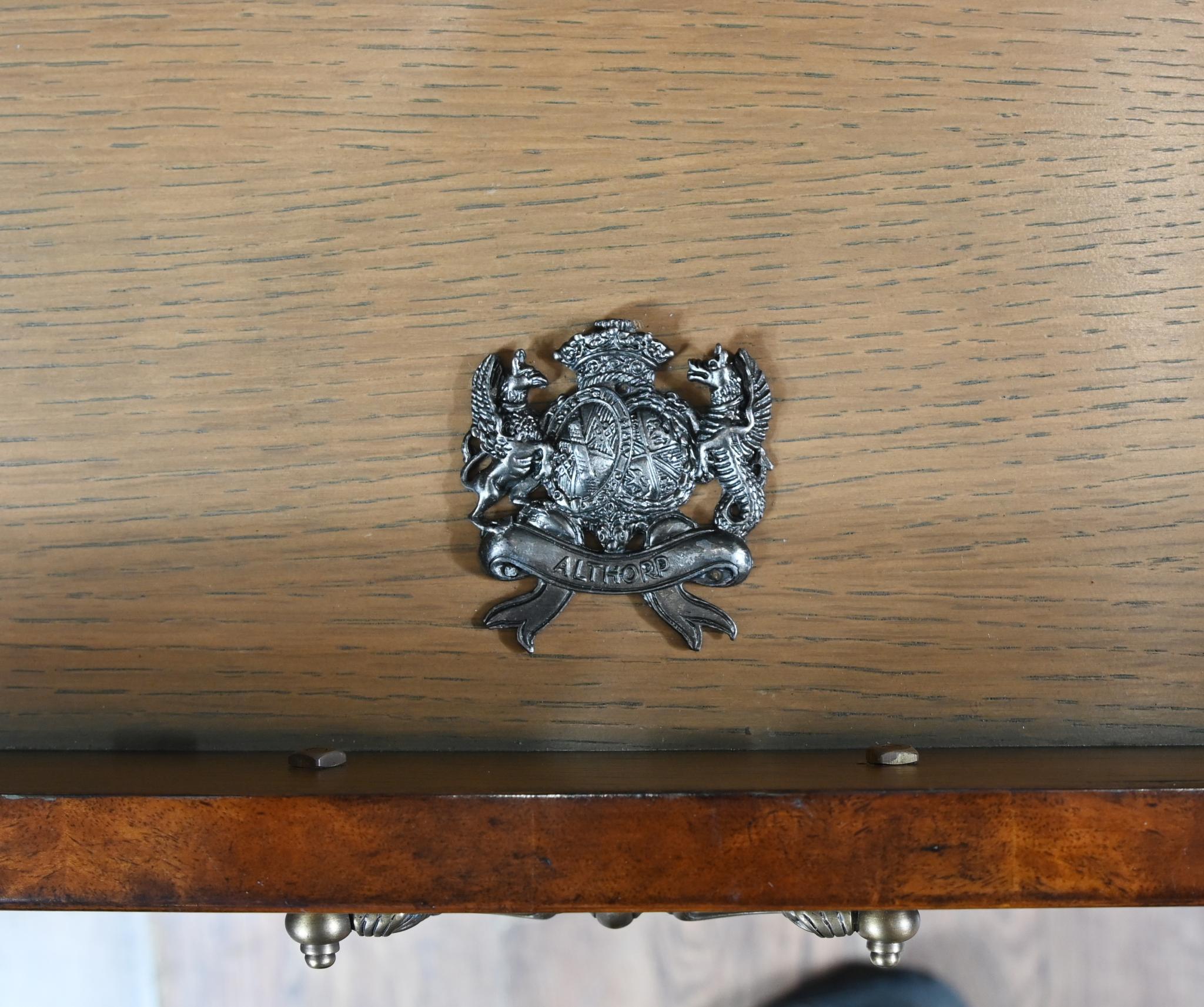 George III Partners Desk Serpentine Althorp House in vendita 2