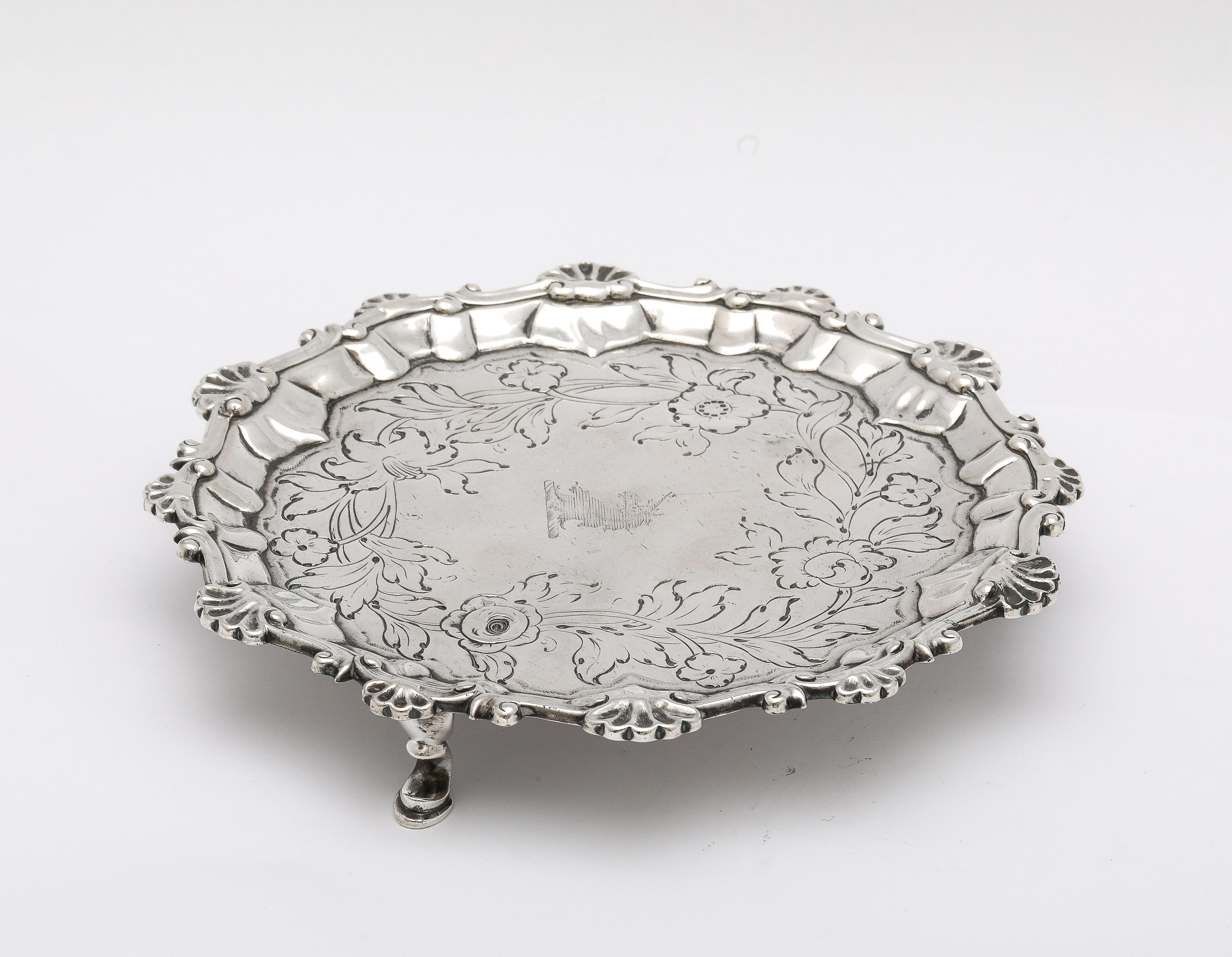 George III Period (1764) Footed Sterling Silver Salver/Tray For Sale 1