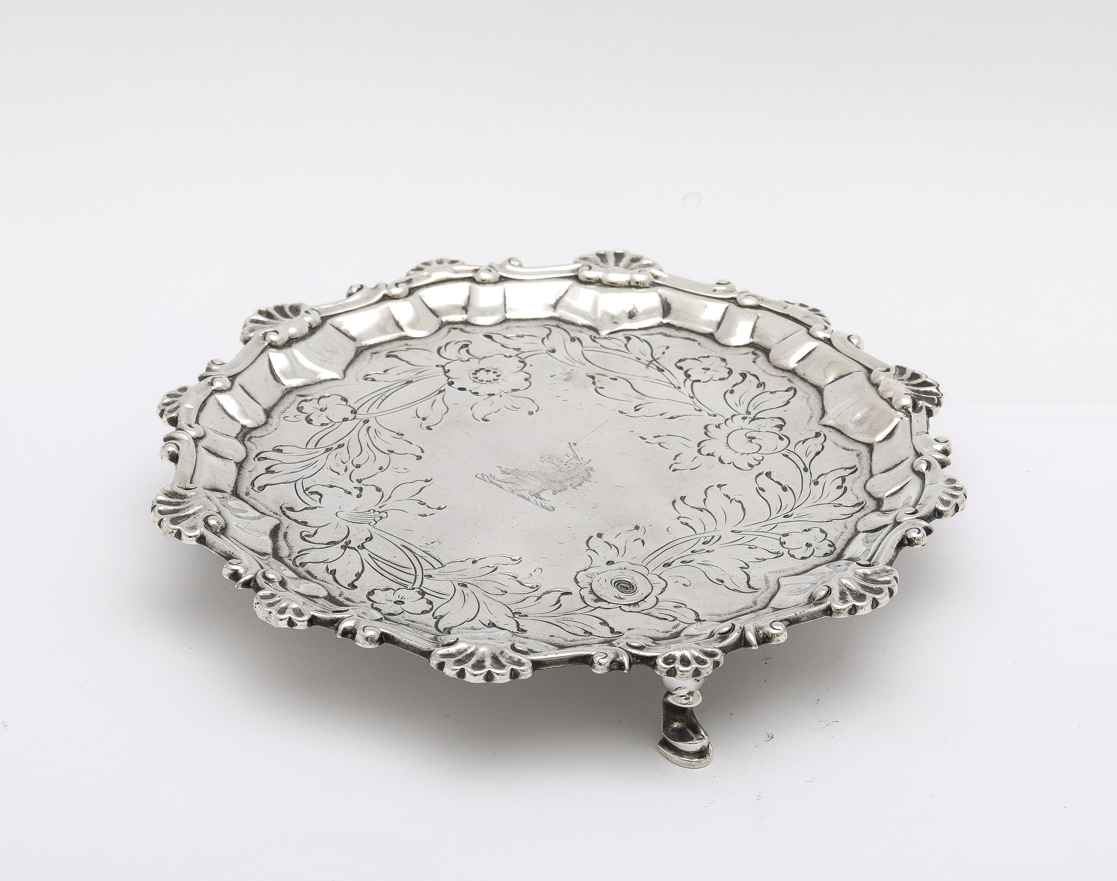 George III Period (1764) Footed Sterling Silver Salver/Tray For Sale 2