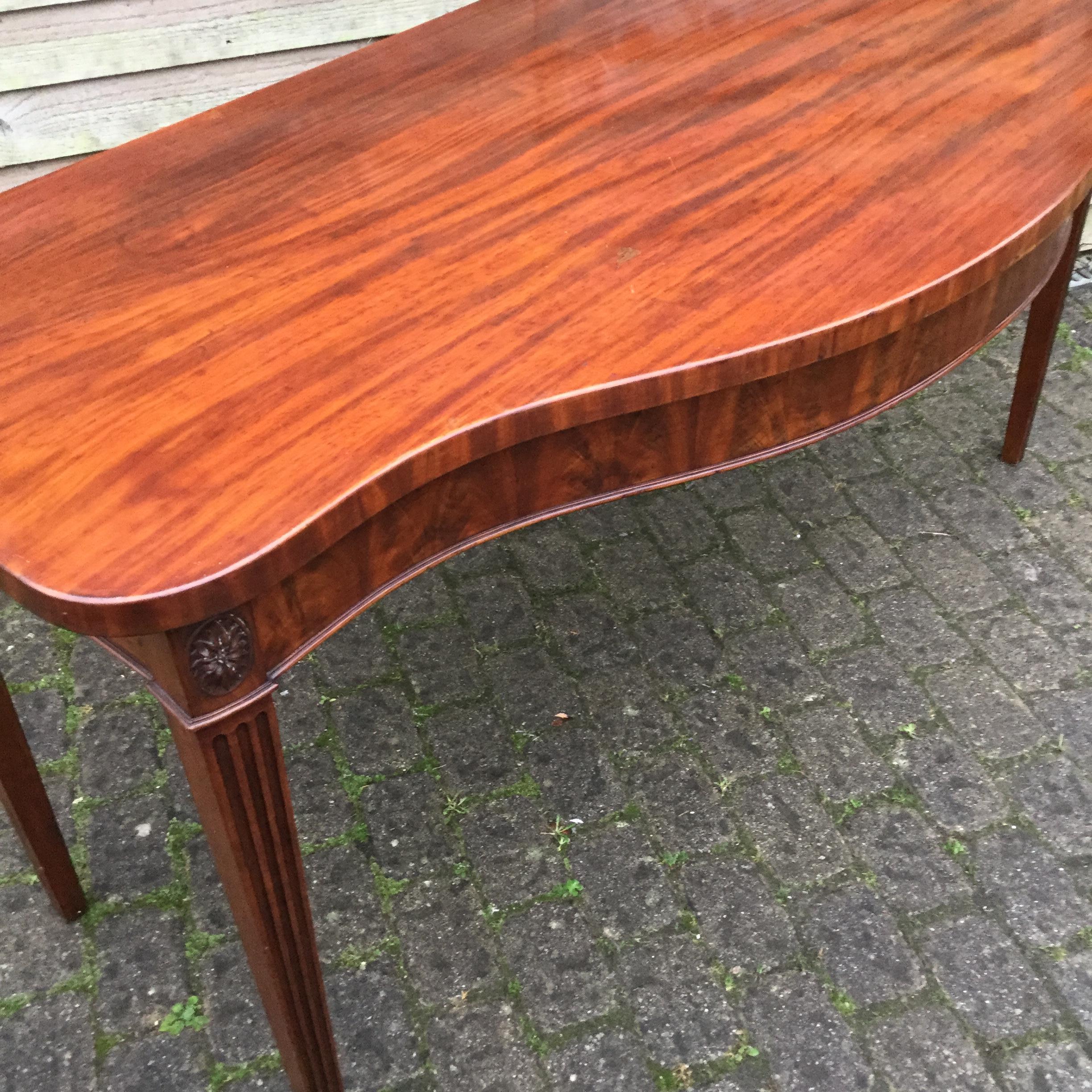 George III Period 18th Century Mahogany Serving Table For Sale 2
