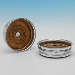 Coppia di sottobicchieri da vino in argento sterling antichi del periodo Giorgio III - Sheffield 1804