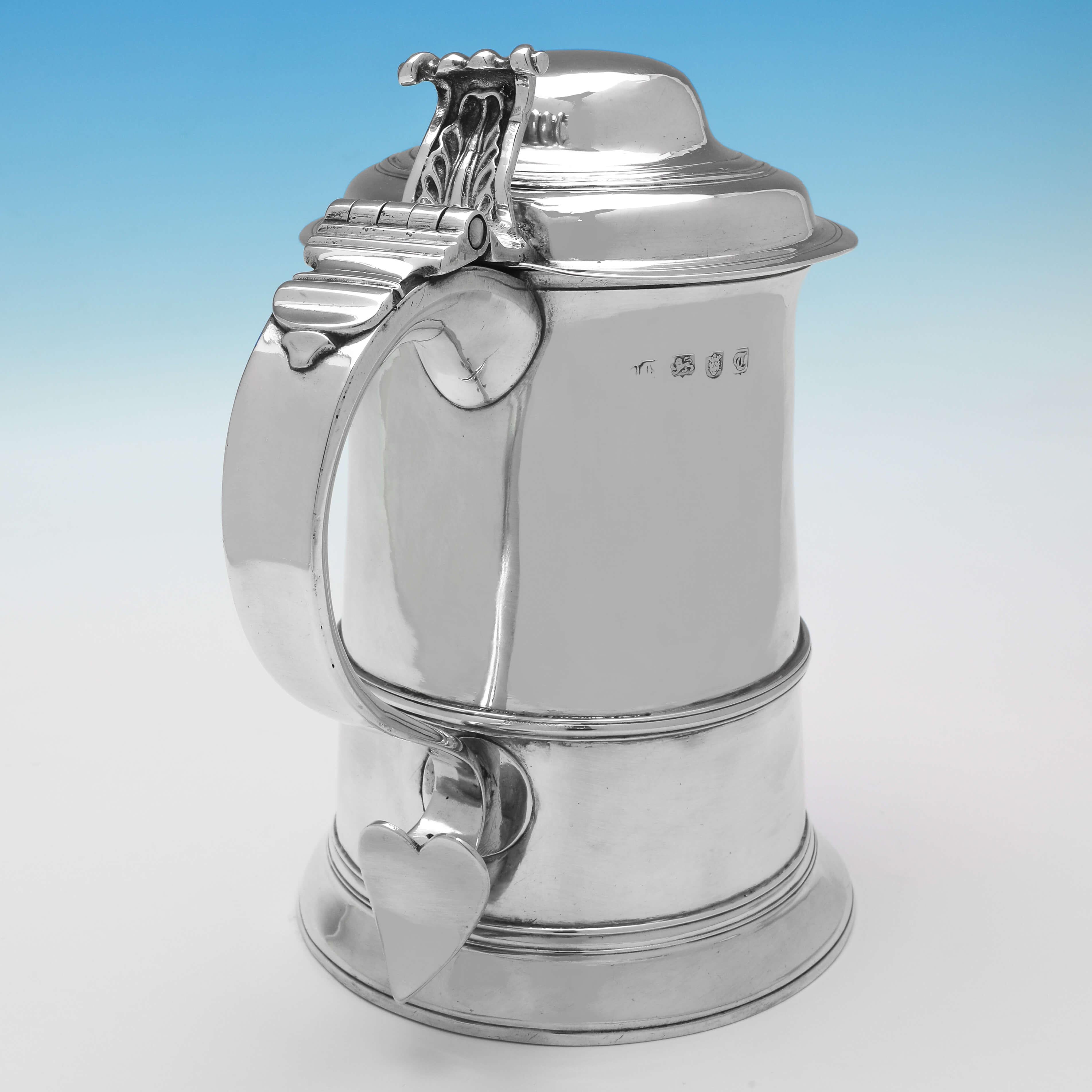 Antiker Tankard aus Sterlingsilber aus der George-III-Periode, London 1774, John King (George III.) im Angebot