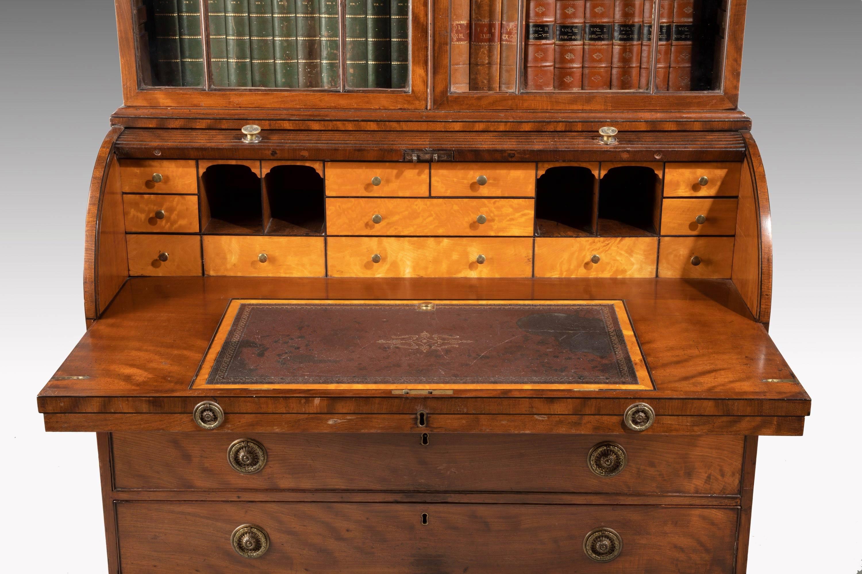 George III Period Cylinder Secretaire Bookcase In Excellent Condition In Peterborough, Northamptonshire