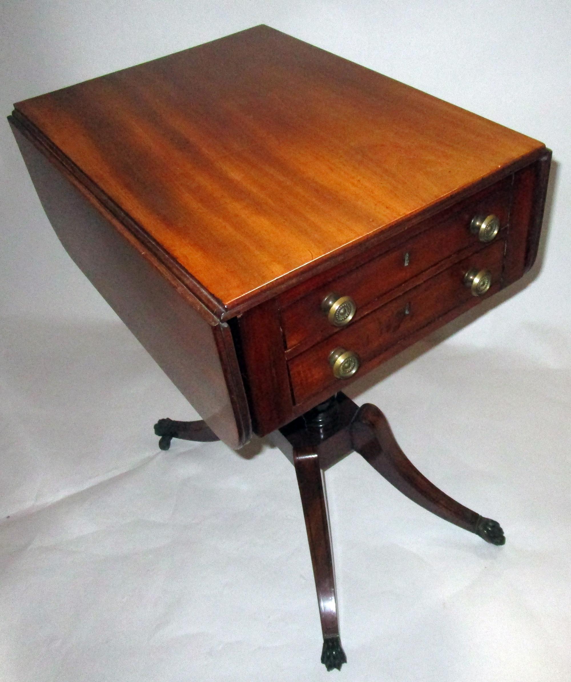 George III Period English Mahogany Drop-Leaf Side Work Table For Sale 6