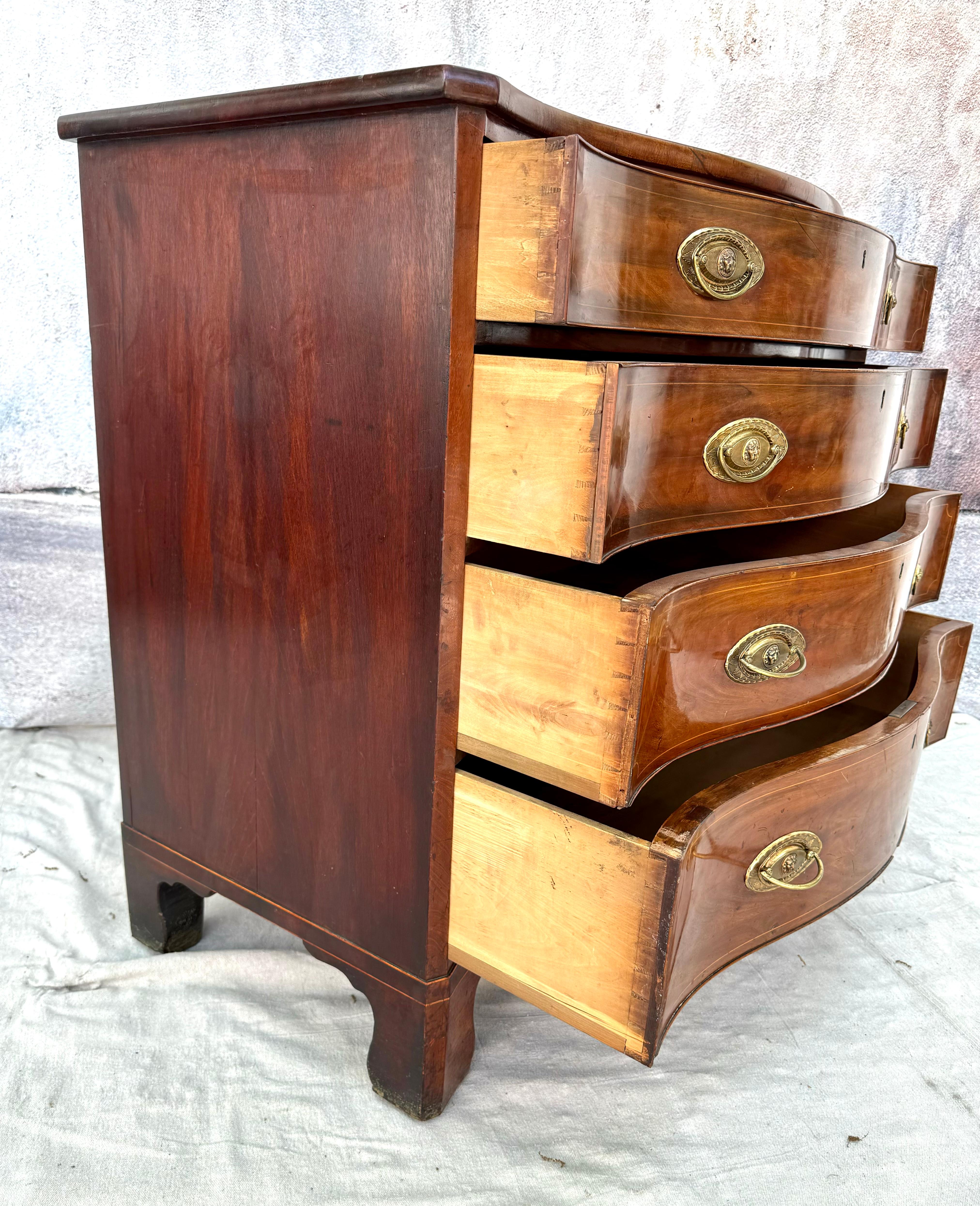 George III Period Mahogany Chest of Drawers  For Sale 7