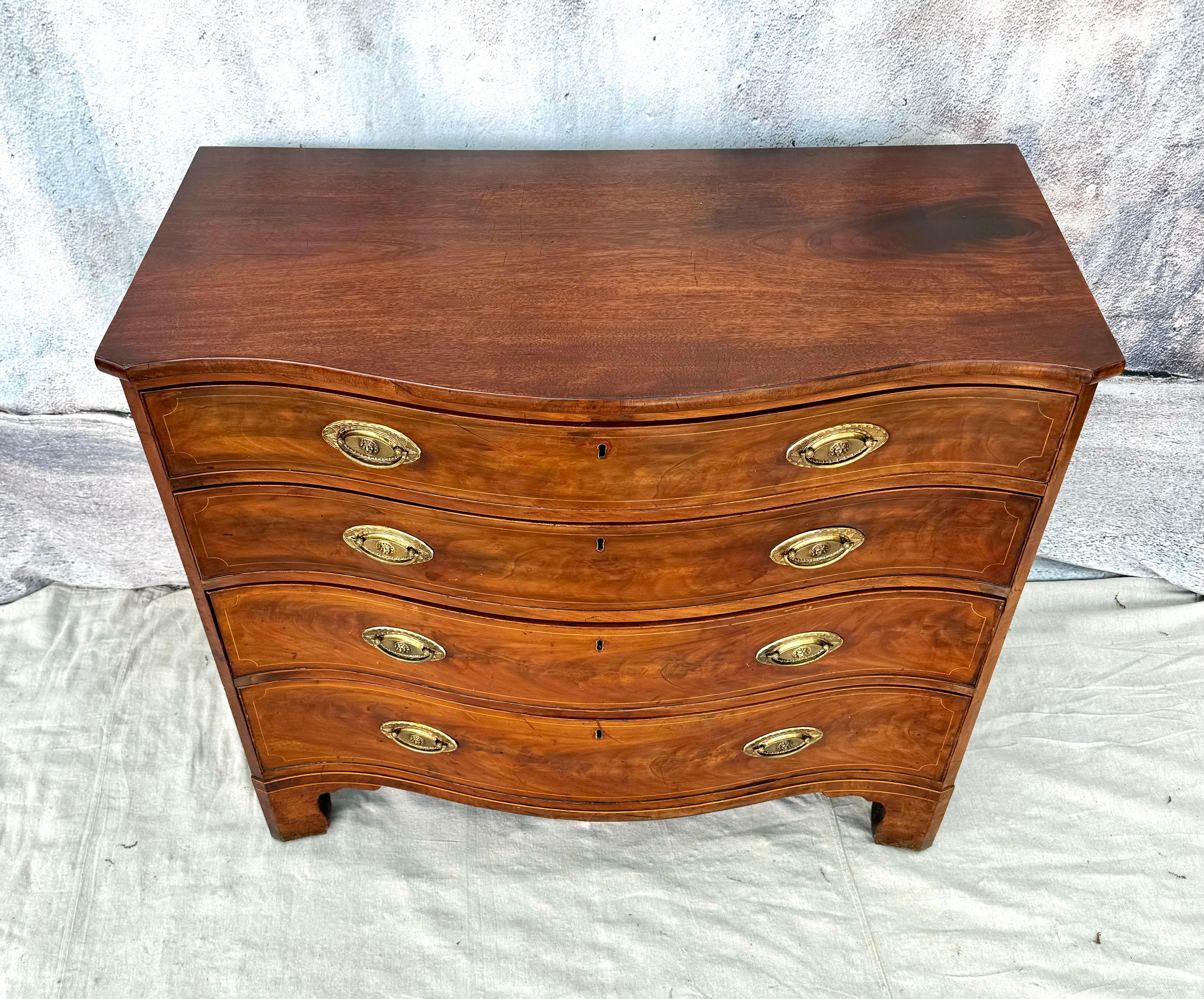 George III Period Mahogany Chest of Drawers  In Good Condition For Sale In Bradenton, FL