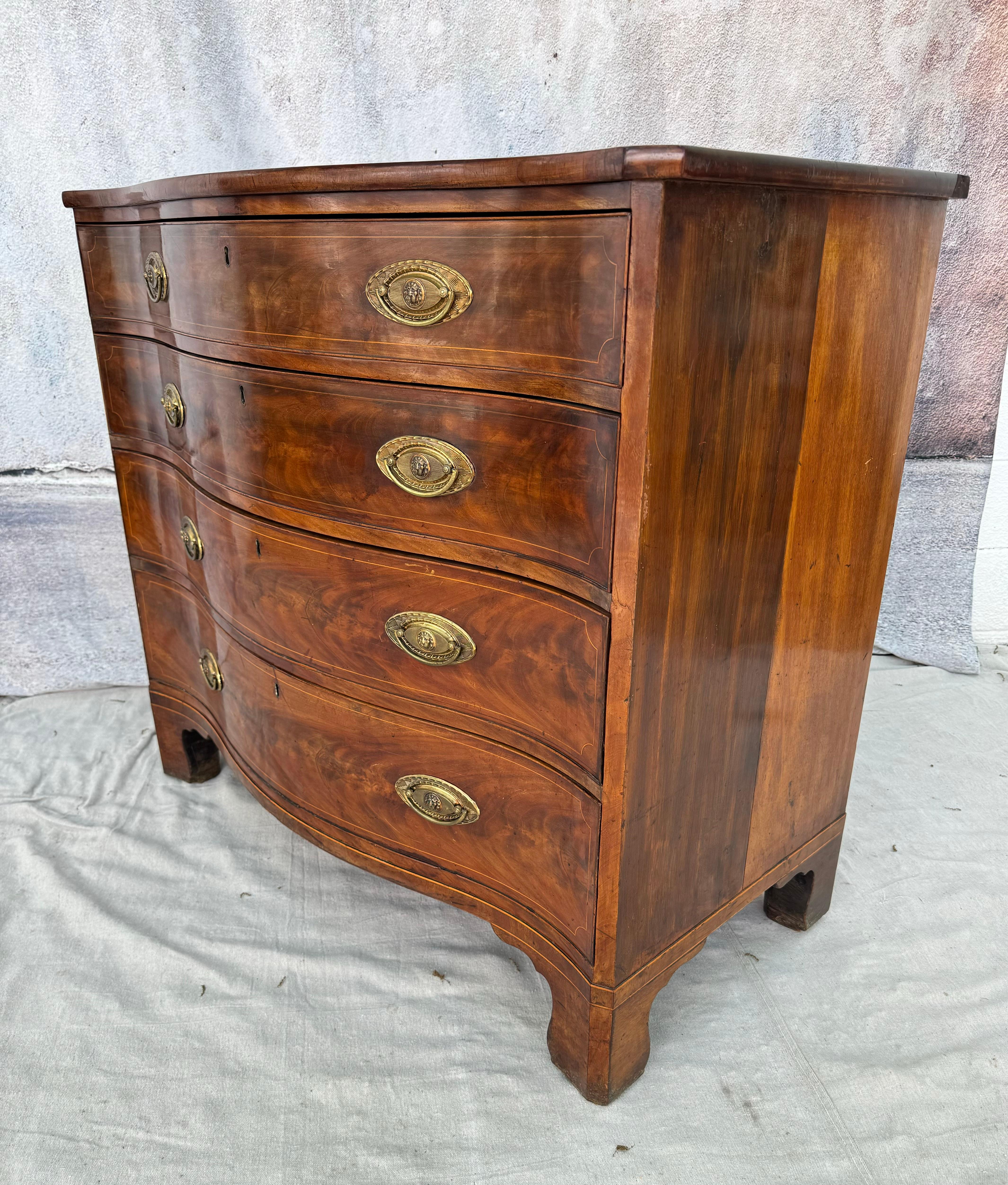 George III Period Mahogany Chest of Drawers  For Sale 4
